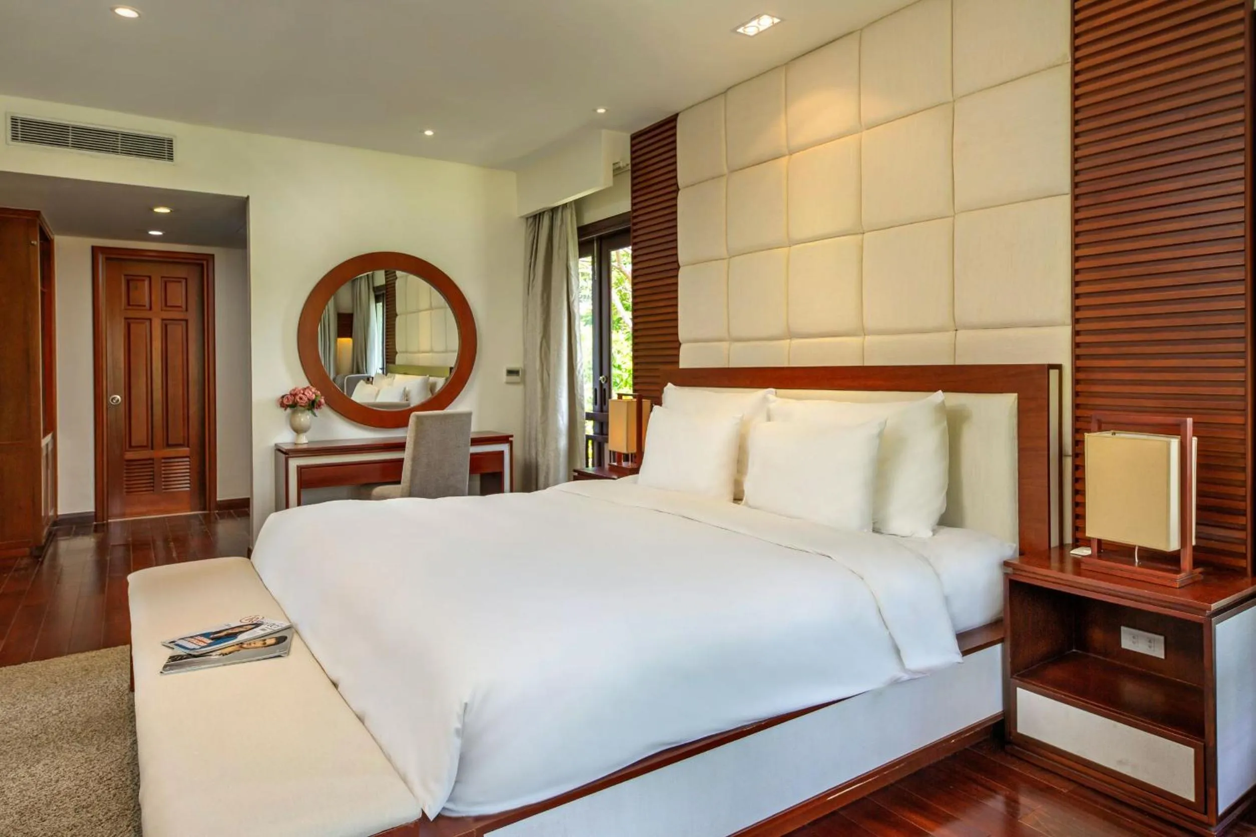 Bed in Abogo Resort Villas Luxury Da Nang