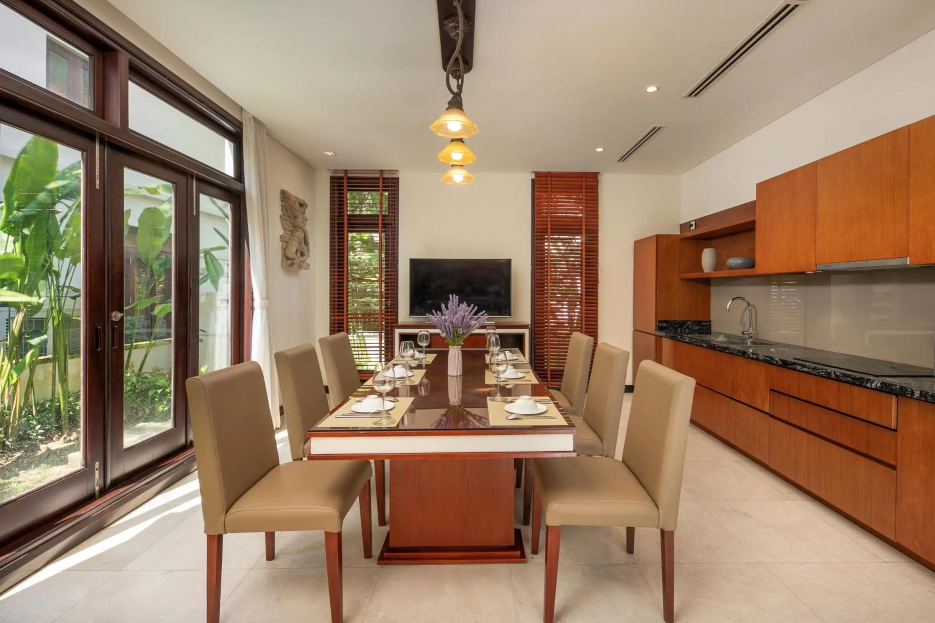 TV and multimedia in Abogo Resort Villas Luxury Da Nang