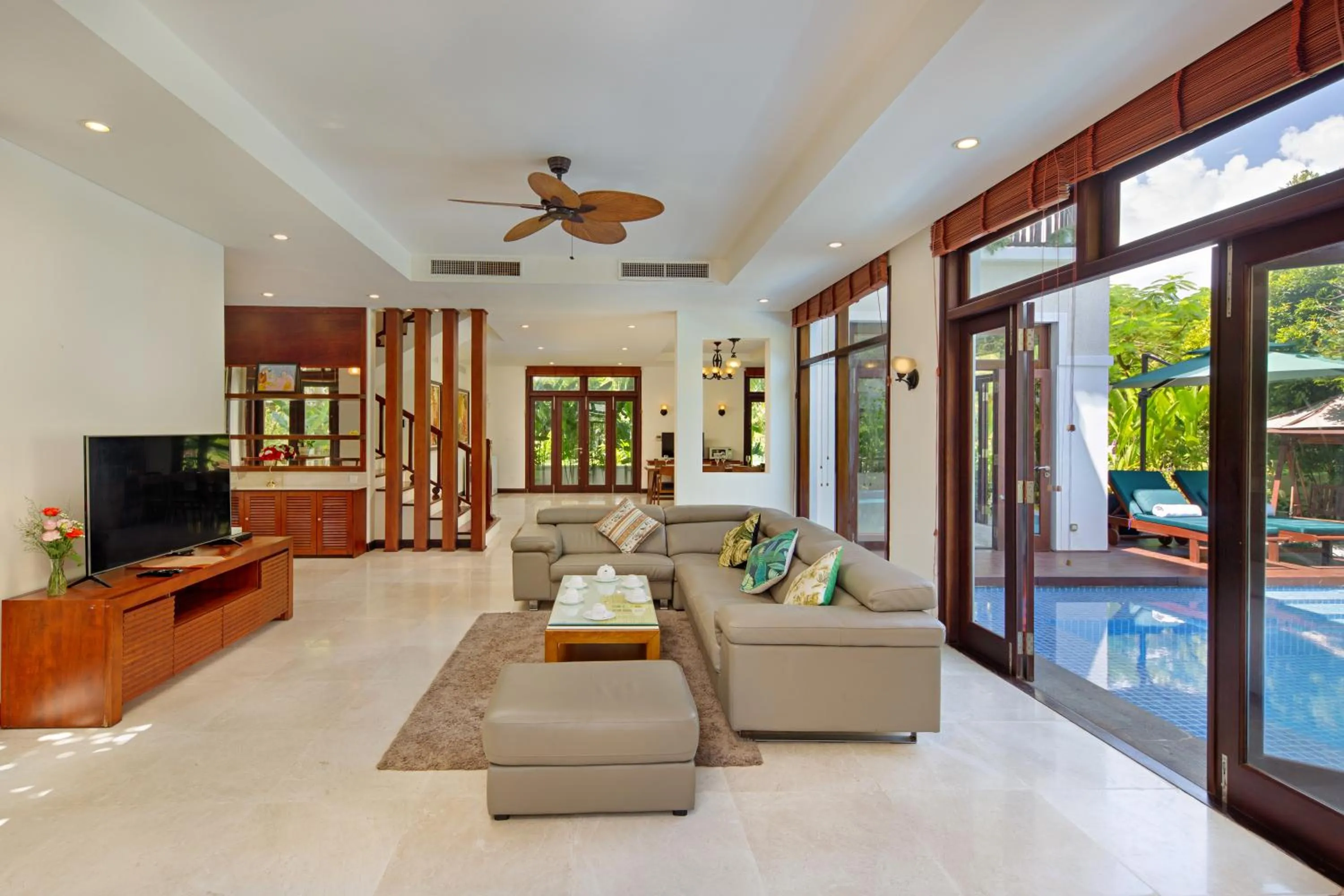Communal lounge/ TV room in Abogo Resort Villas Luxury Da Nang