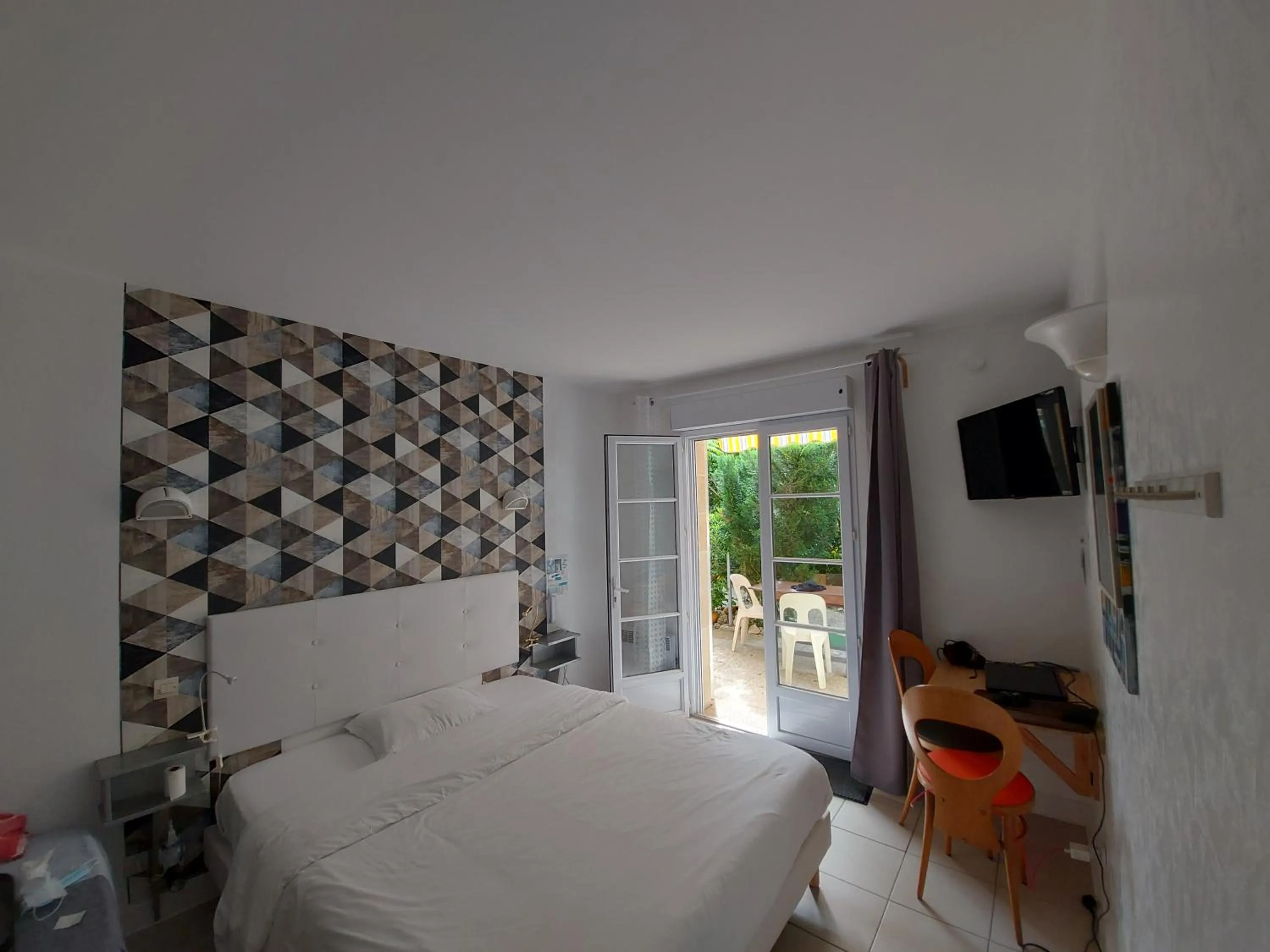 Photo of the whole room in Hôtel Michelet Plage