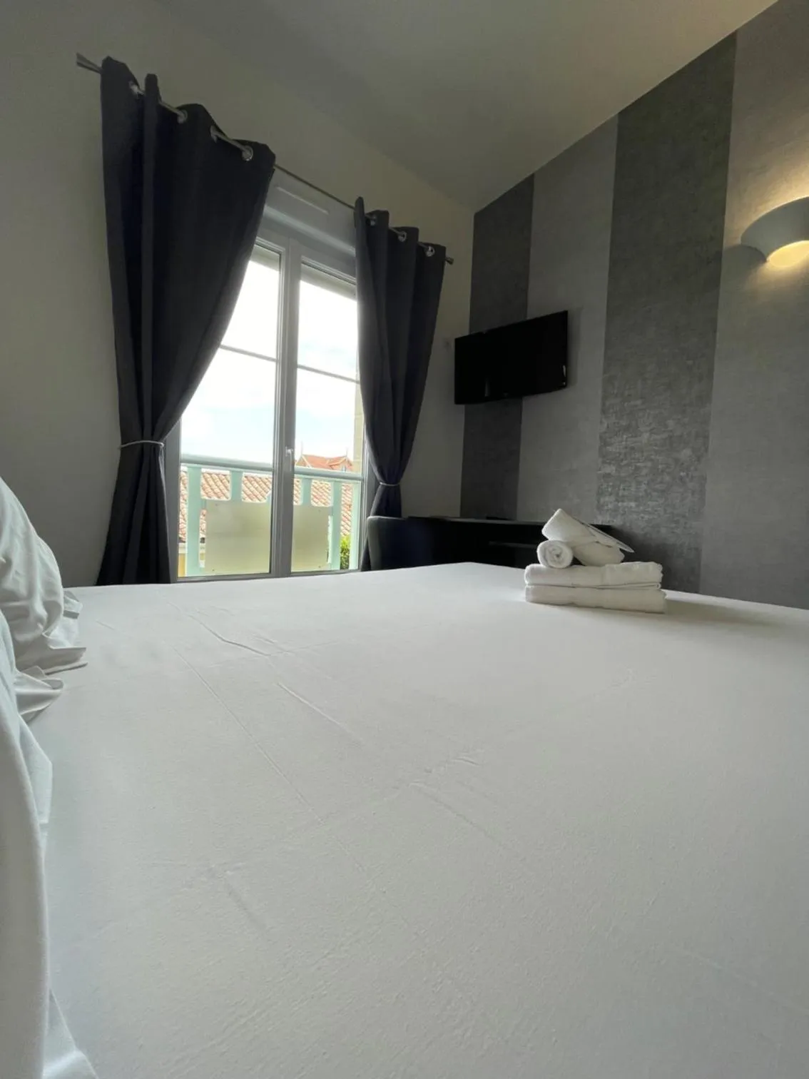 Bed in Hôtel Michelet Plage