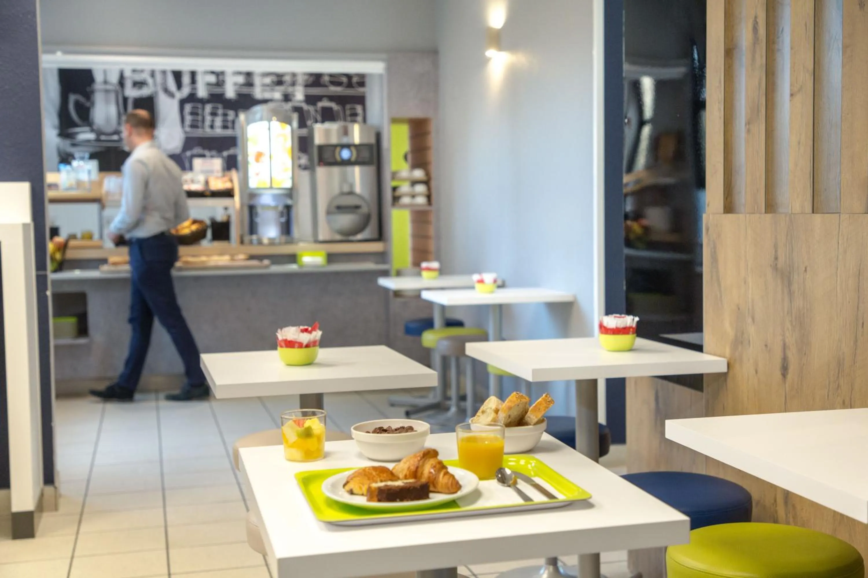 Buffet breakfast in ibis budget Vienne Sud