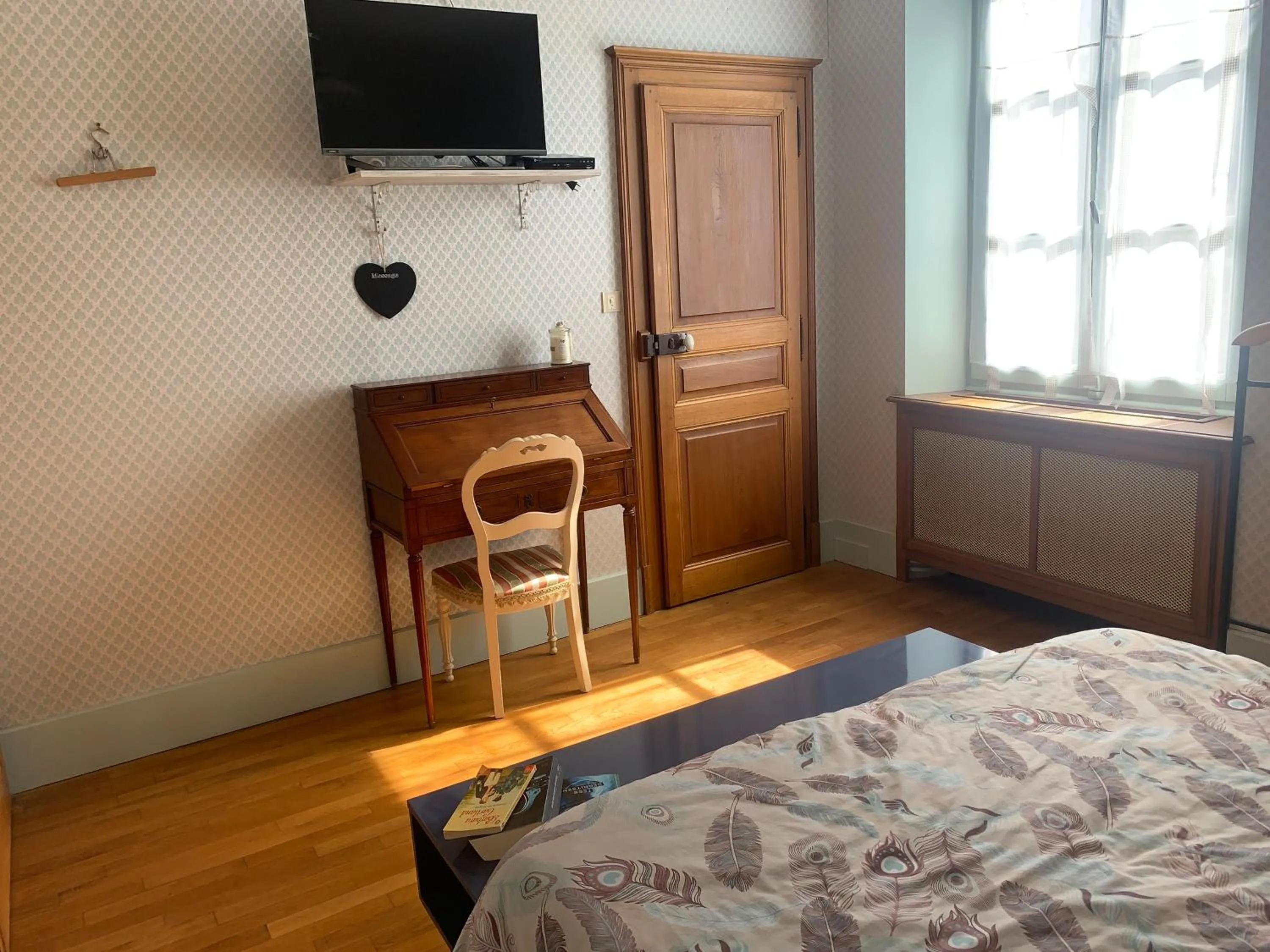 Photo of the whole room, Bed in Chambres d'hôtes dans une maison de caractère