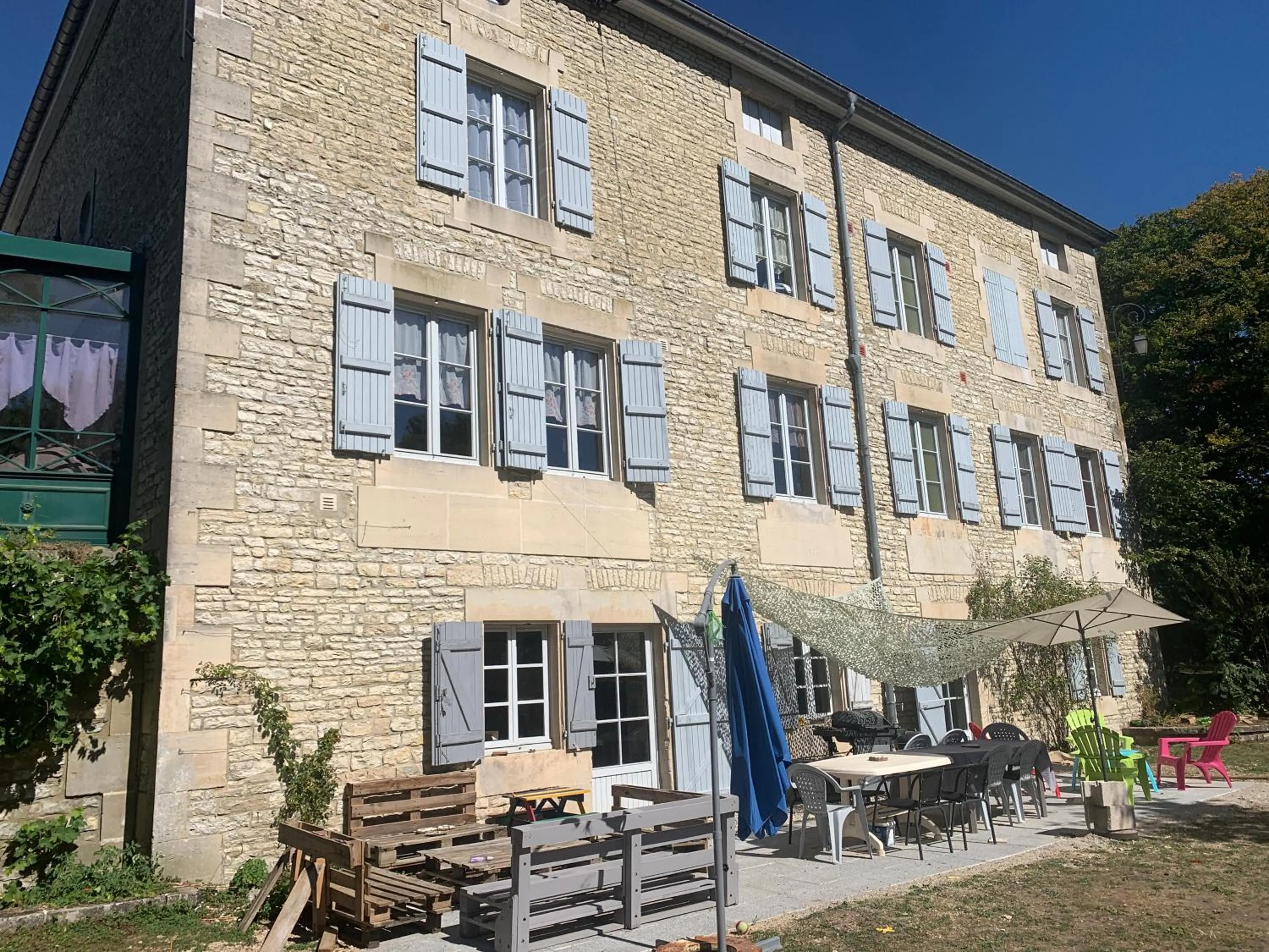 Garden view in Chambres d'hôtes dans une maison de caractère