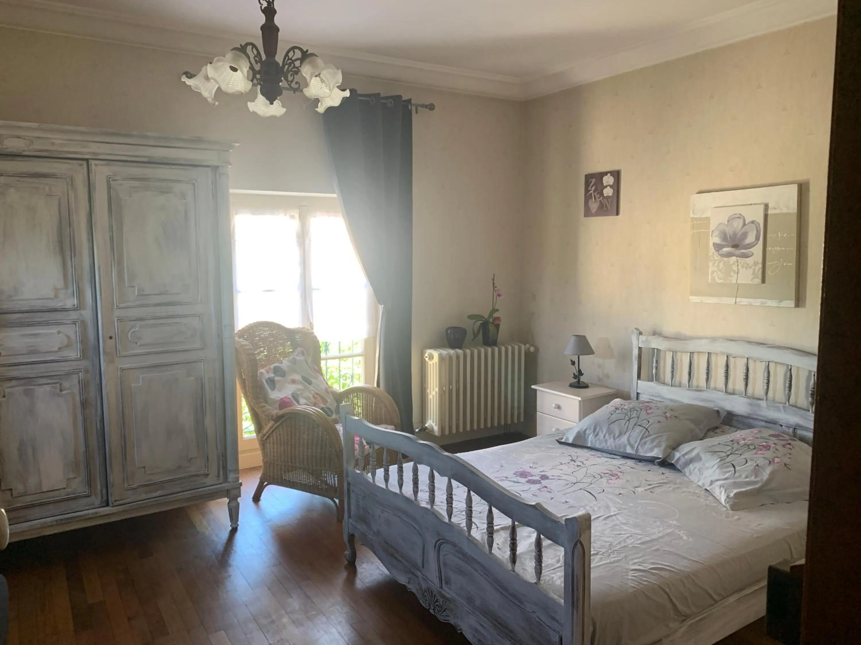 Photo of the whole room, Bed in Chambres d'hôtes dans une maison de caractère
