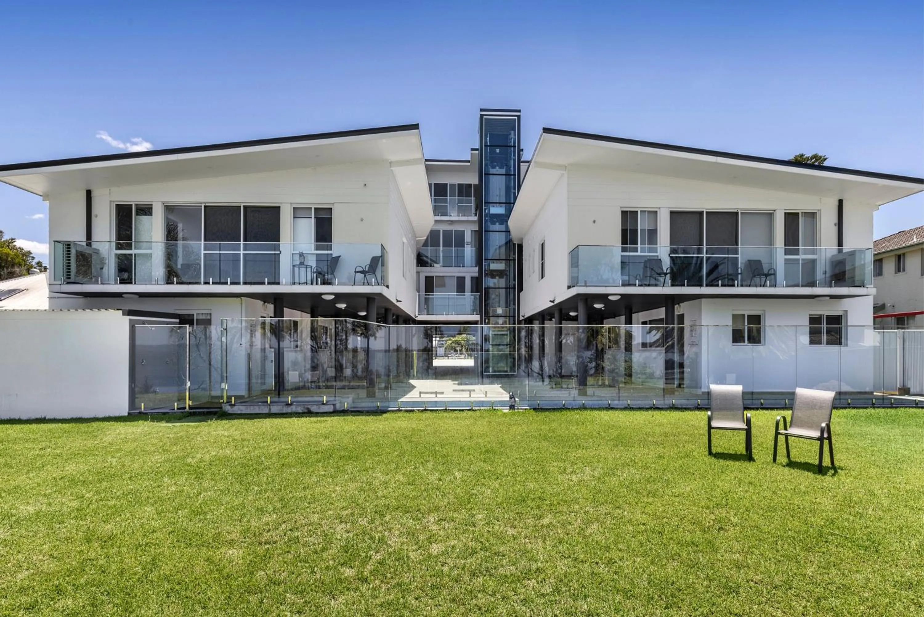 Property building in Lakes Resort Toukley