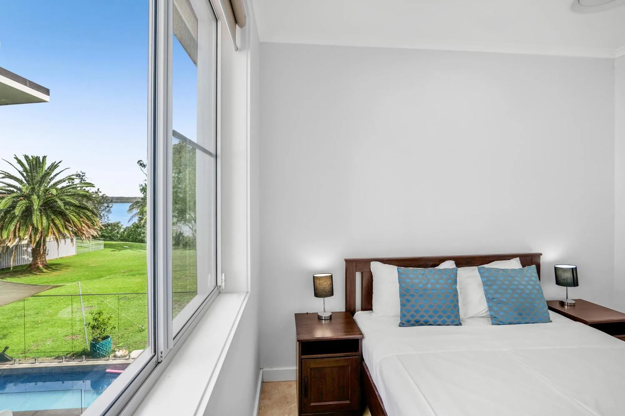 Bedroom, Bed in Lakes Resort Toukley