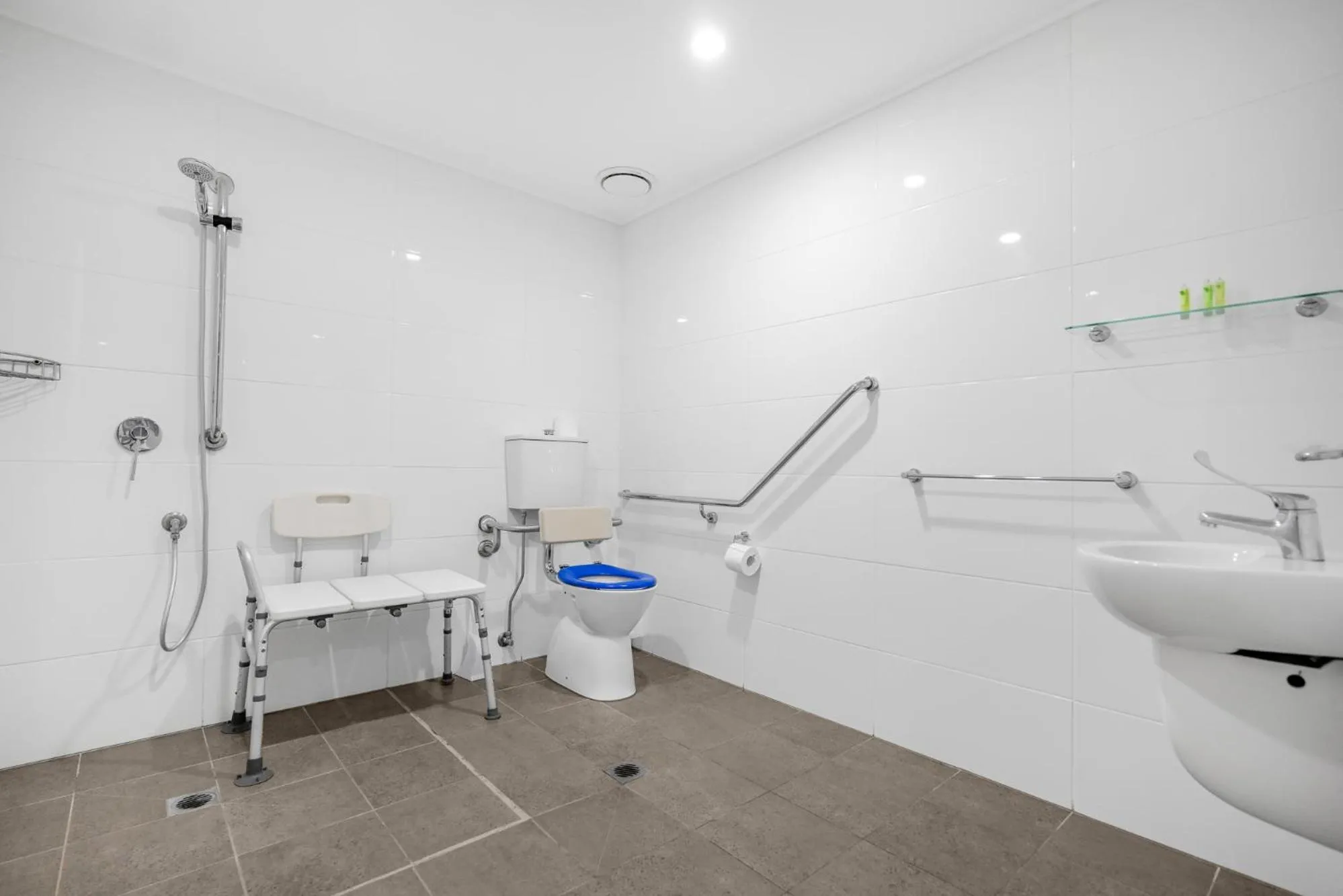 Toilet in Lakes Resort Toukley