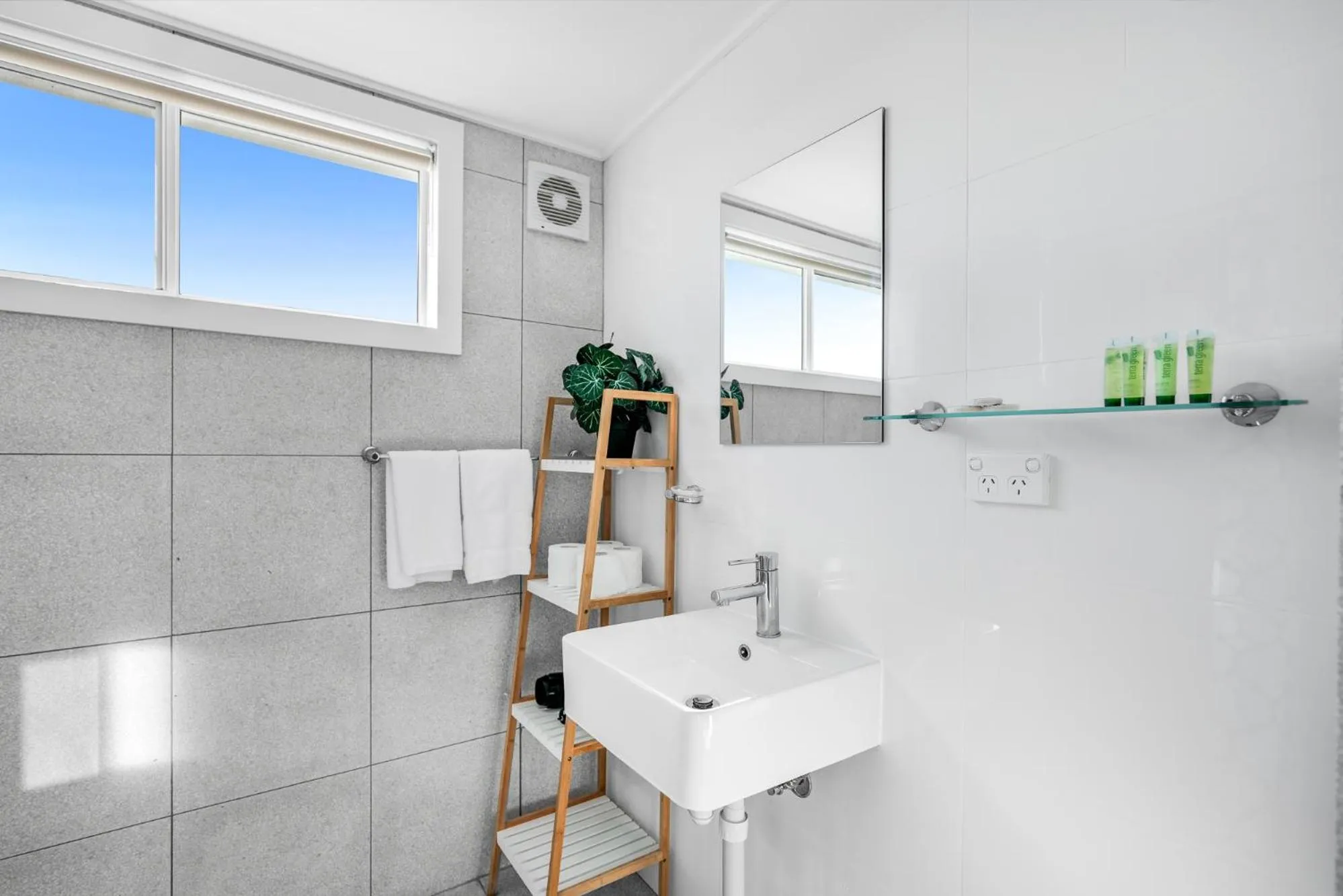 Bathroom in Lakes Resort Toukley