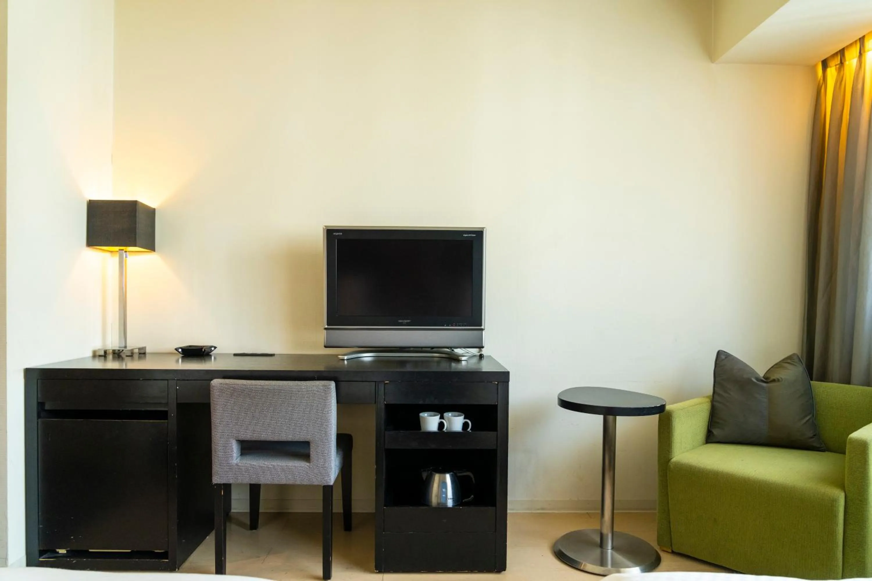 hair dresser in KOKO HOTEL Fukuoka Tenjin