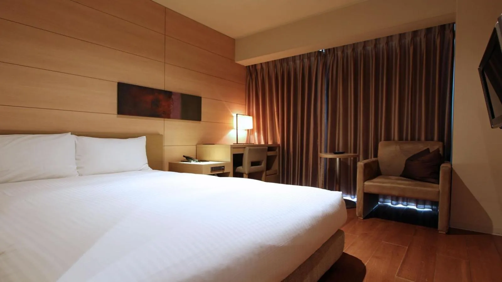 Bed in KOKO HOTEL Fukuoka Tenjin