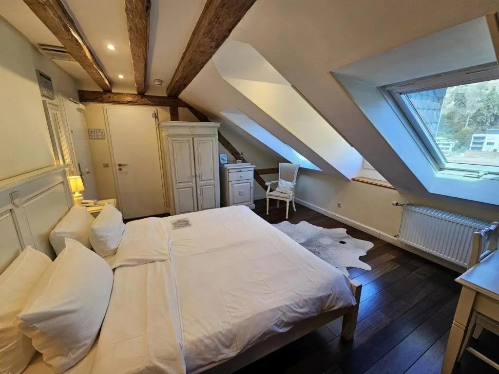 Bed in Hotel Villa Marstall