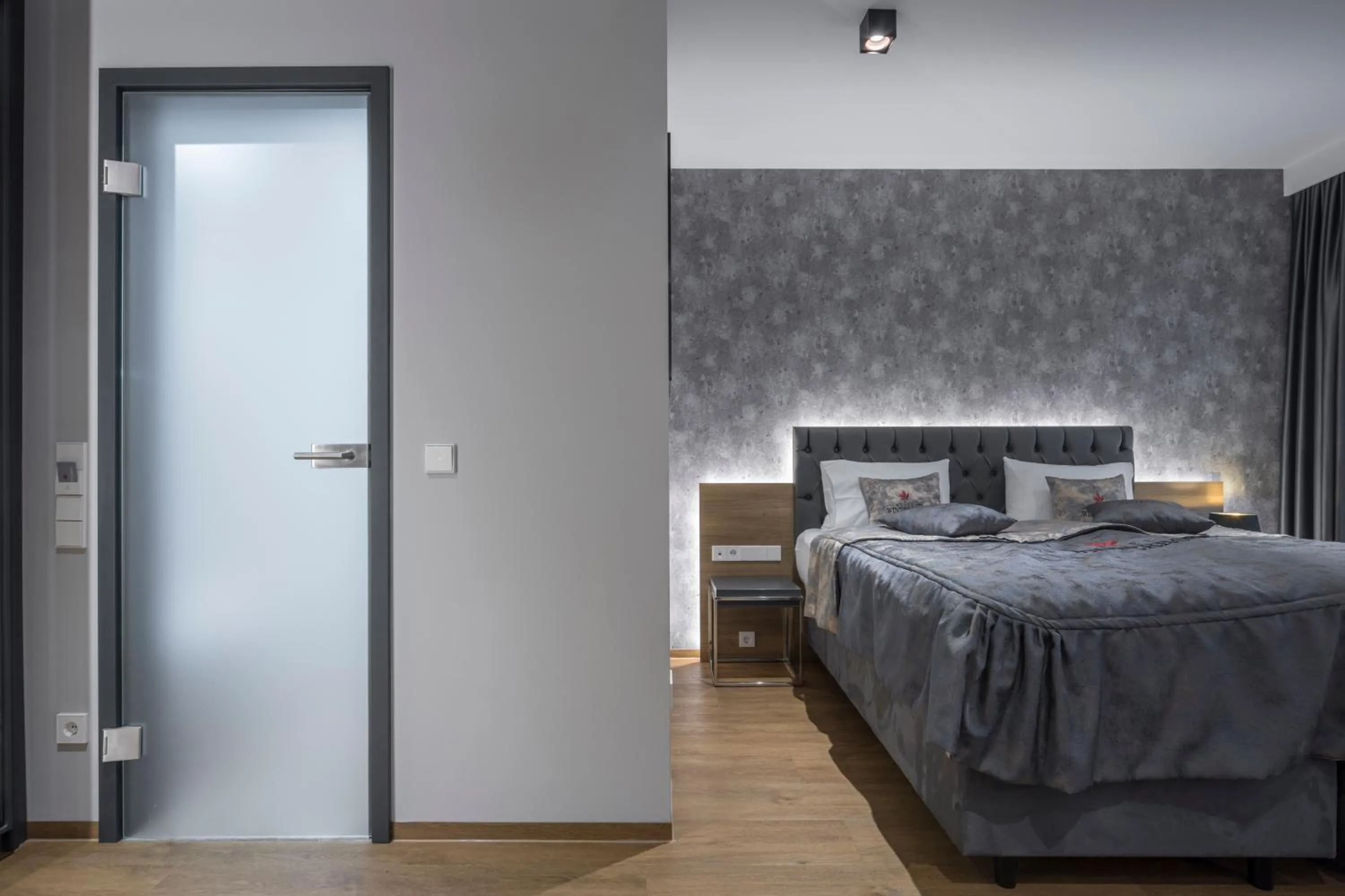 Photo of the whole room, Bed in Design Hotel Winterrot