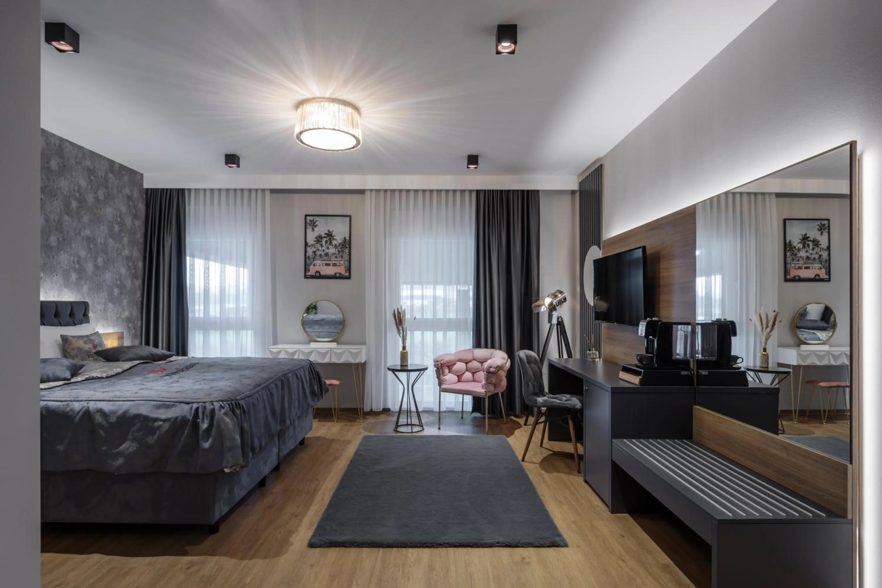Photo of the whole room, Bed in Design Hotel Winterrot