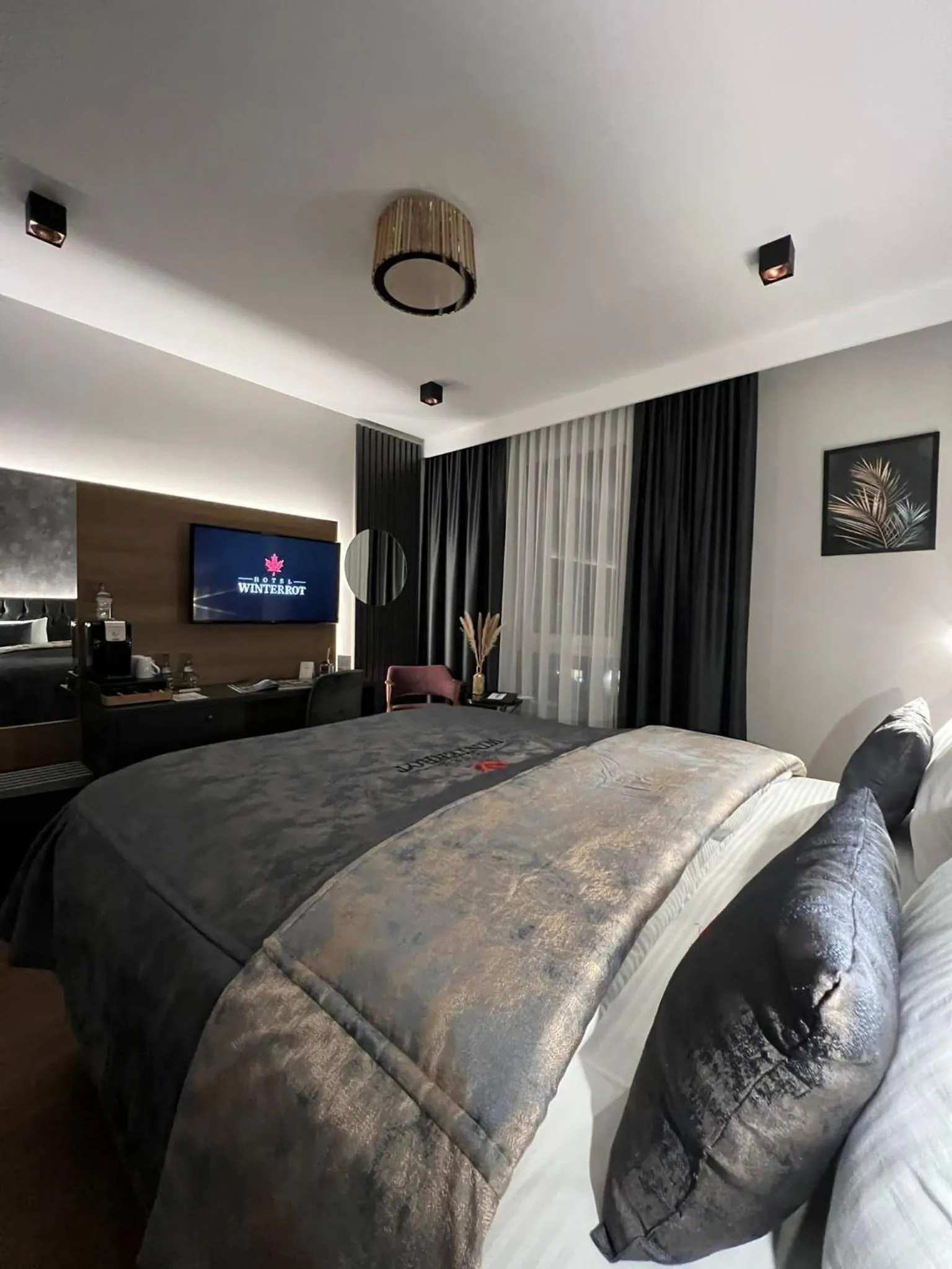 Photo of the whole room, Bed in Design Hotel Winterrot