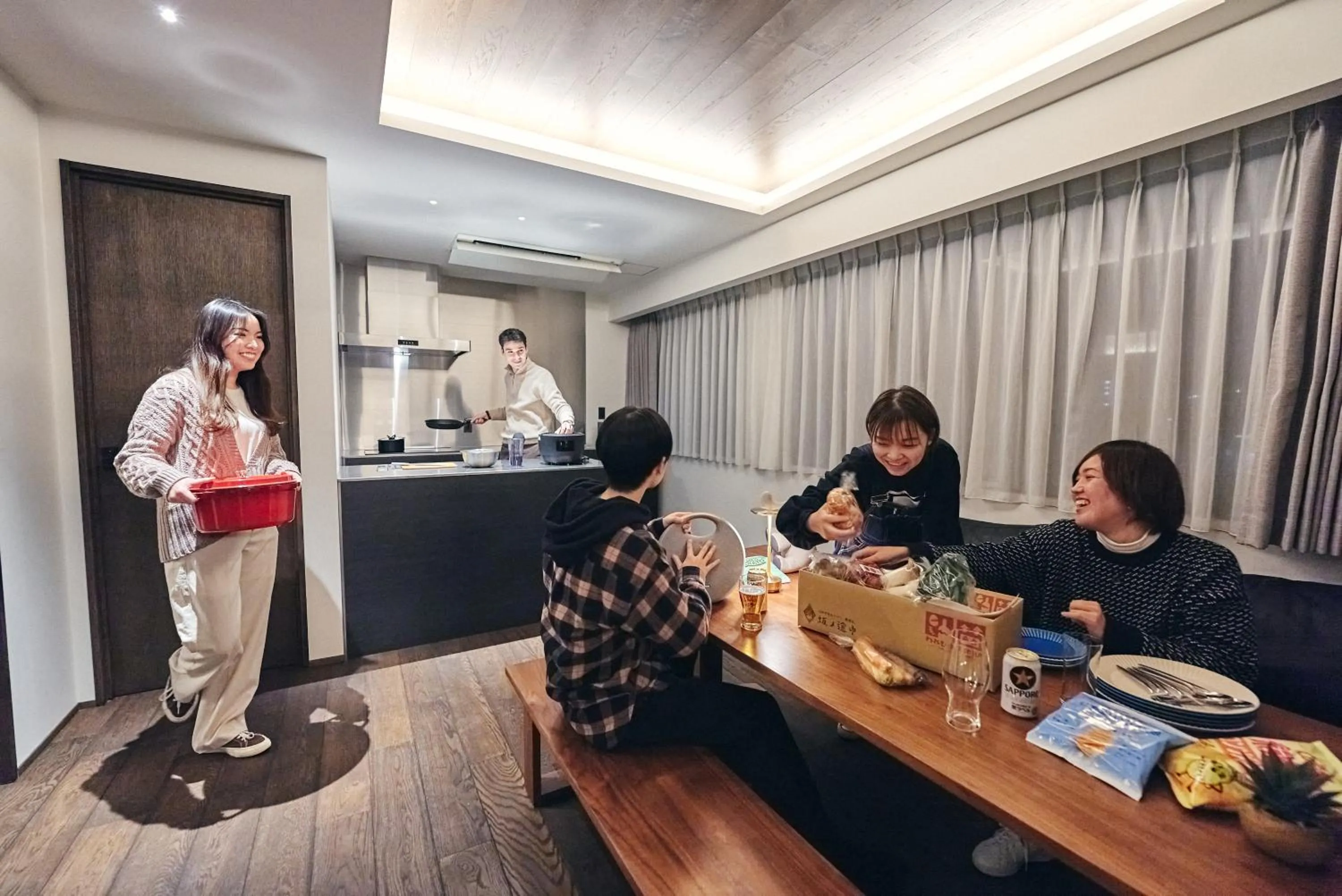 Dining area in 20 PIECES