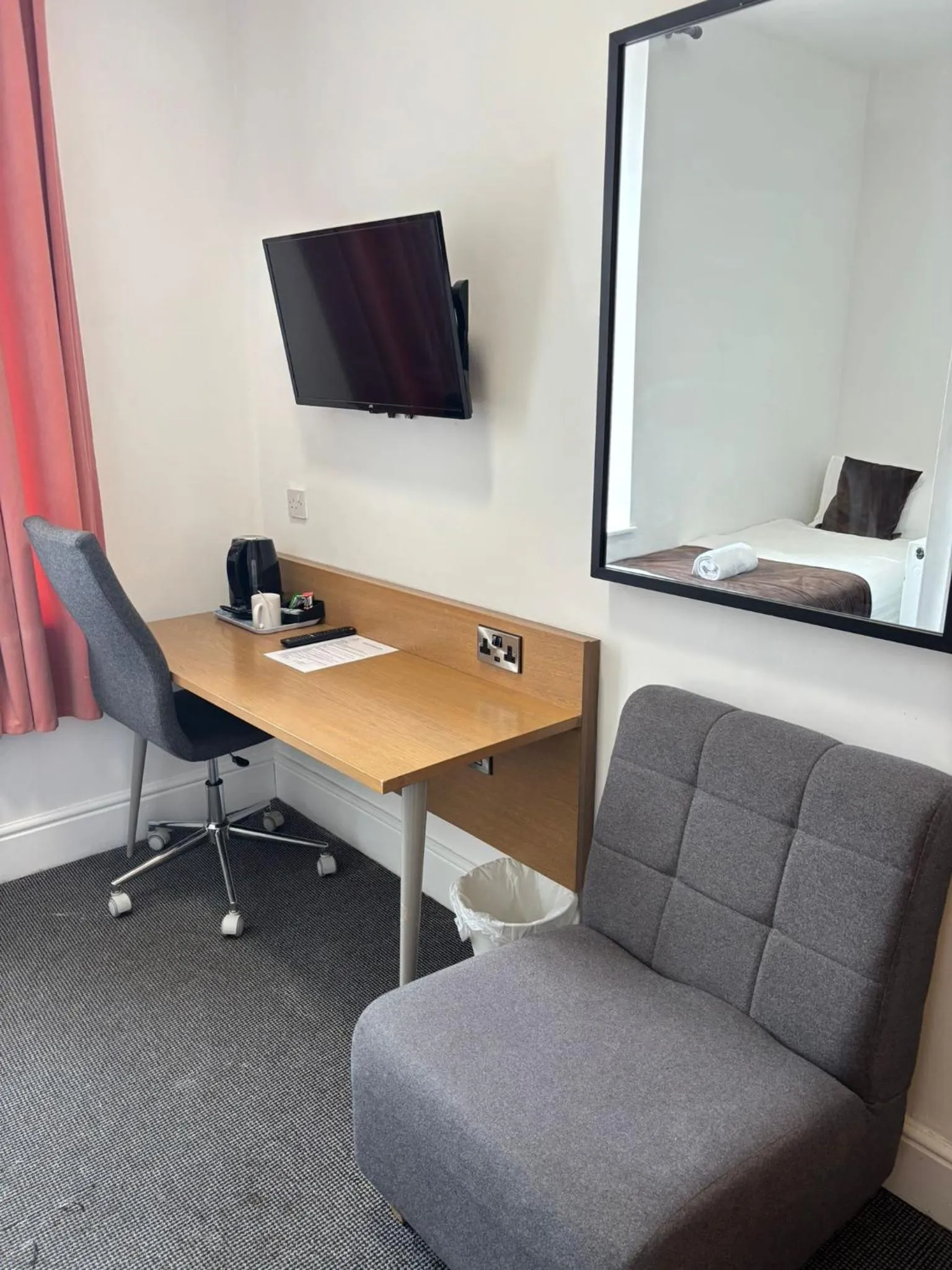 TV and multimedia in Midlands Hotel