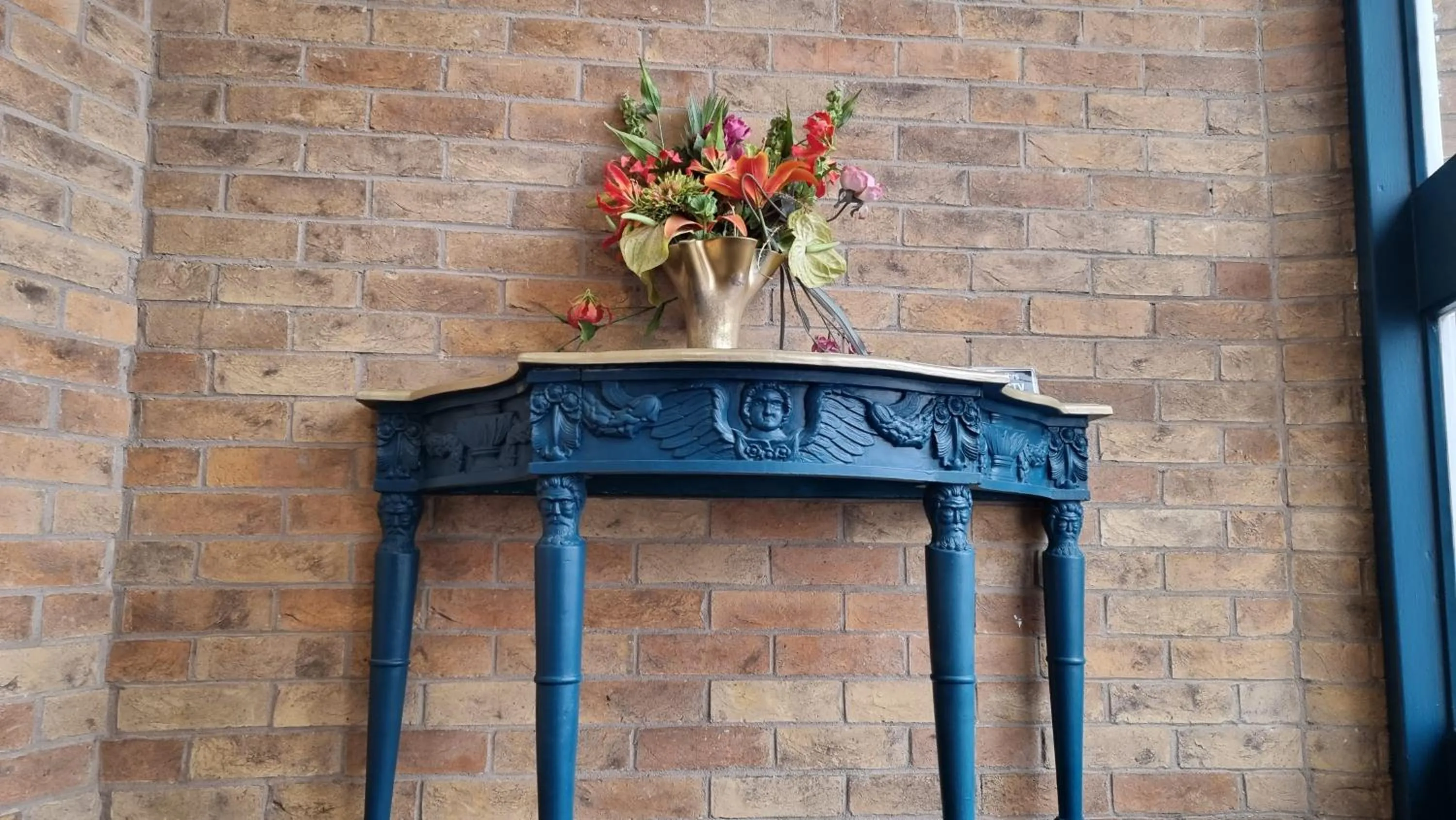 Facade/entrance in Midlands Hotel