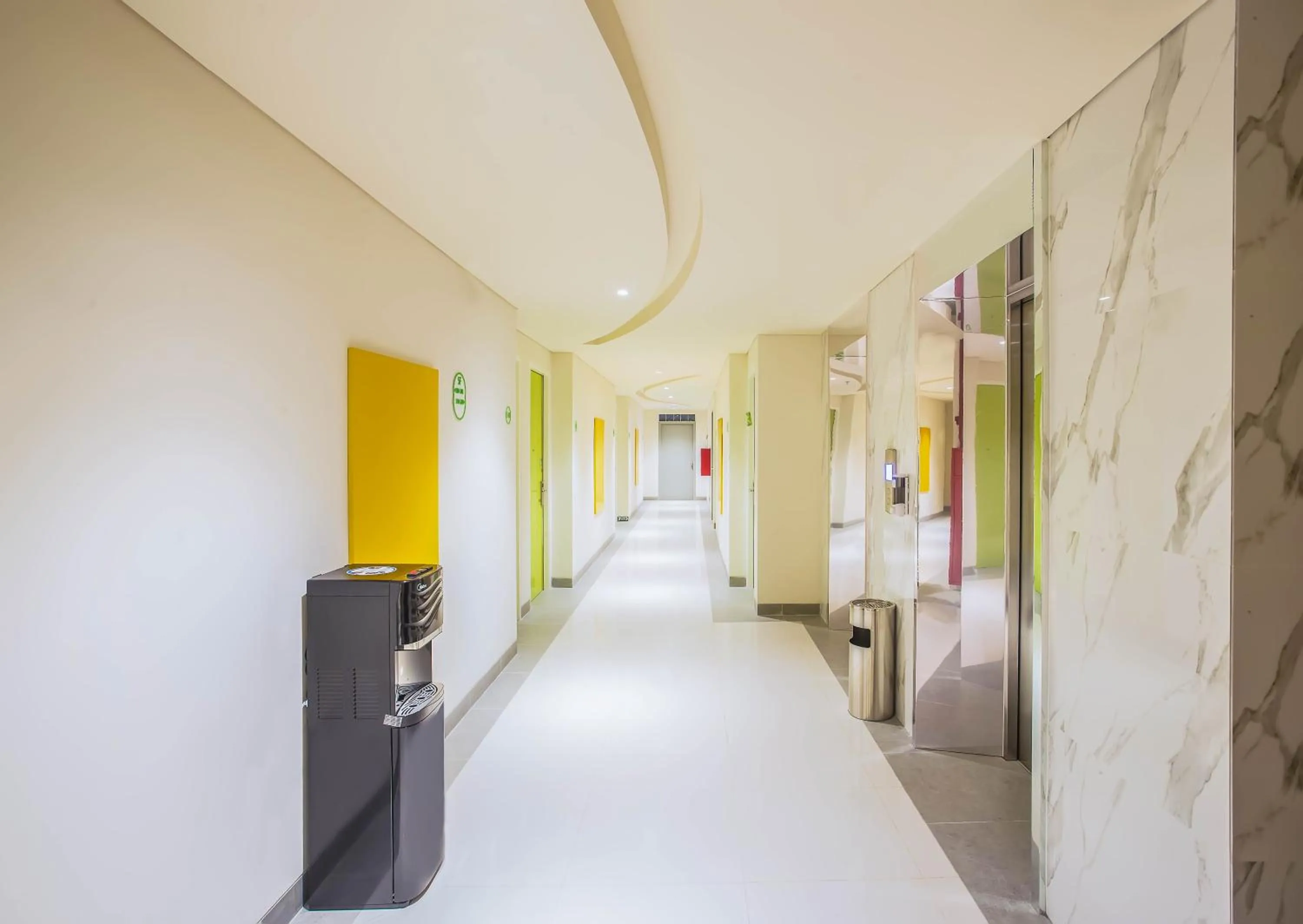 On site, Bed in Zest Parang Raja Solo by Swiss-Belhotel International