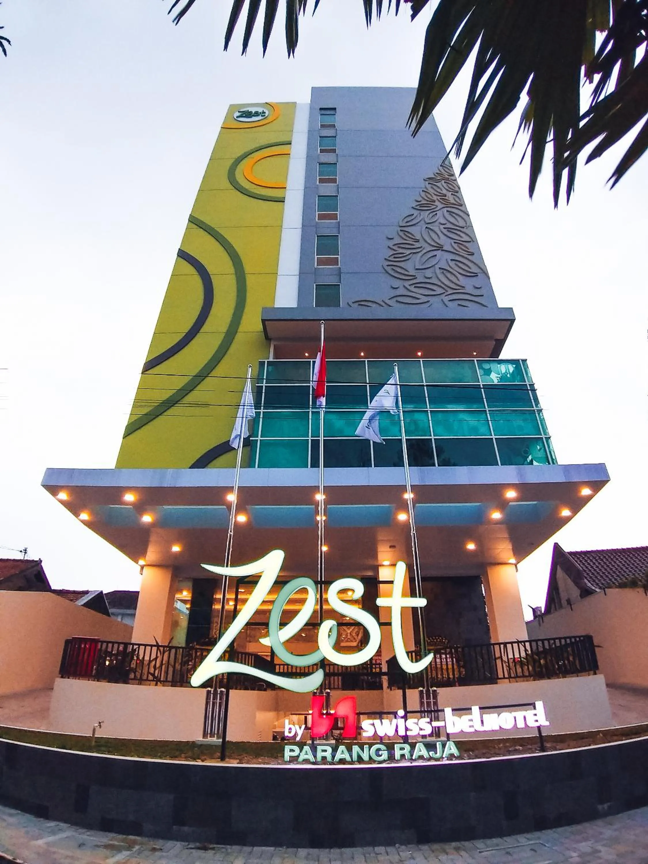 Facade/entrance in Zest Parang Raja Solo by Swiss-Belhotel International