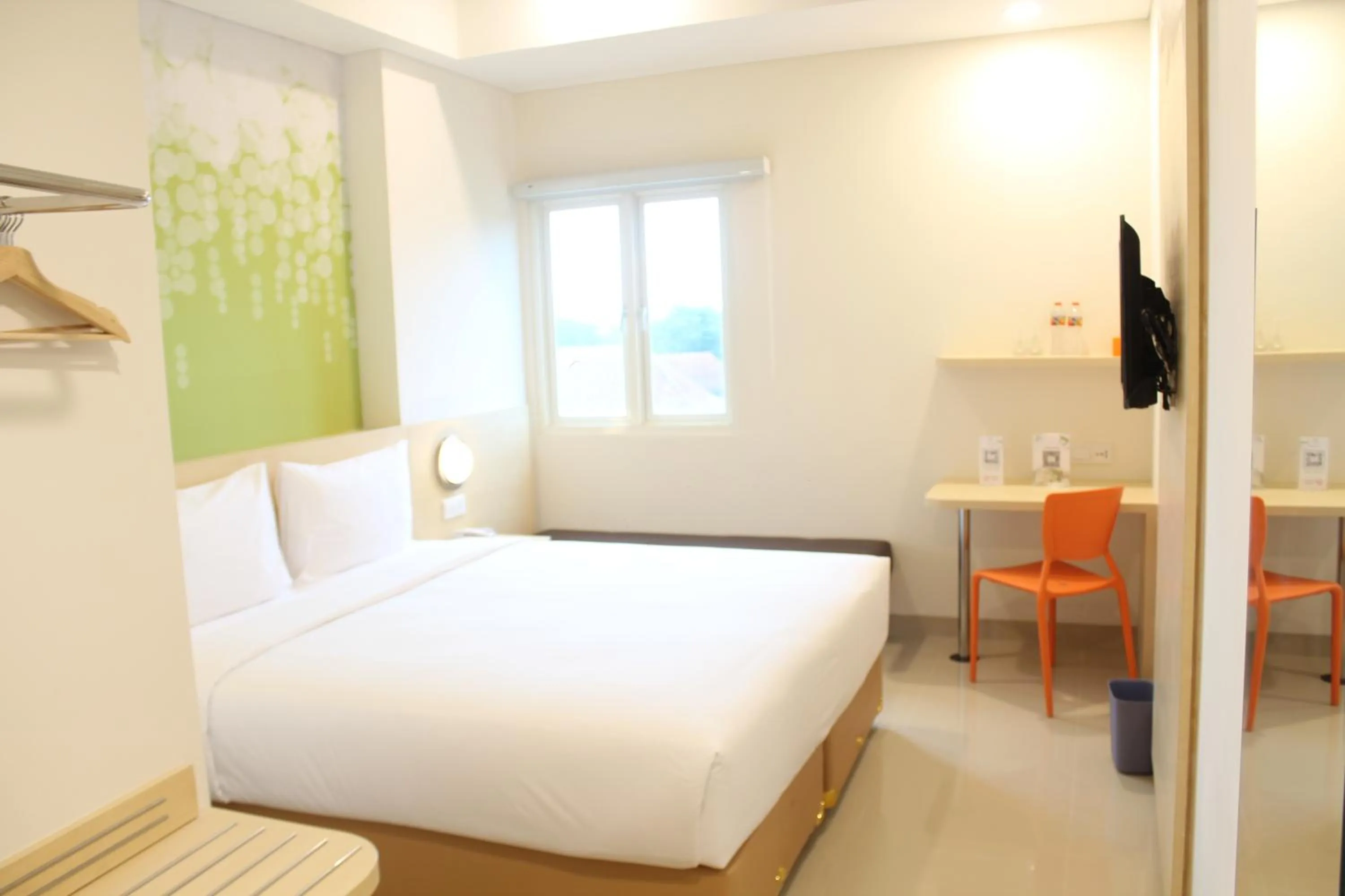 Bedroom, Bed in Zest Parang Raja Solo by Swiss-Belhotel International
