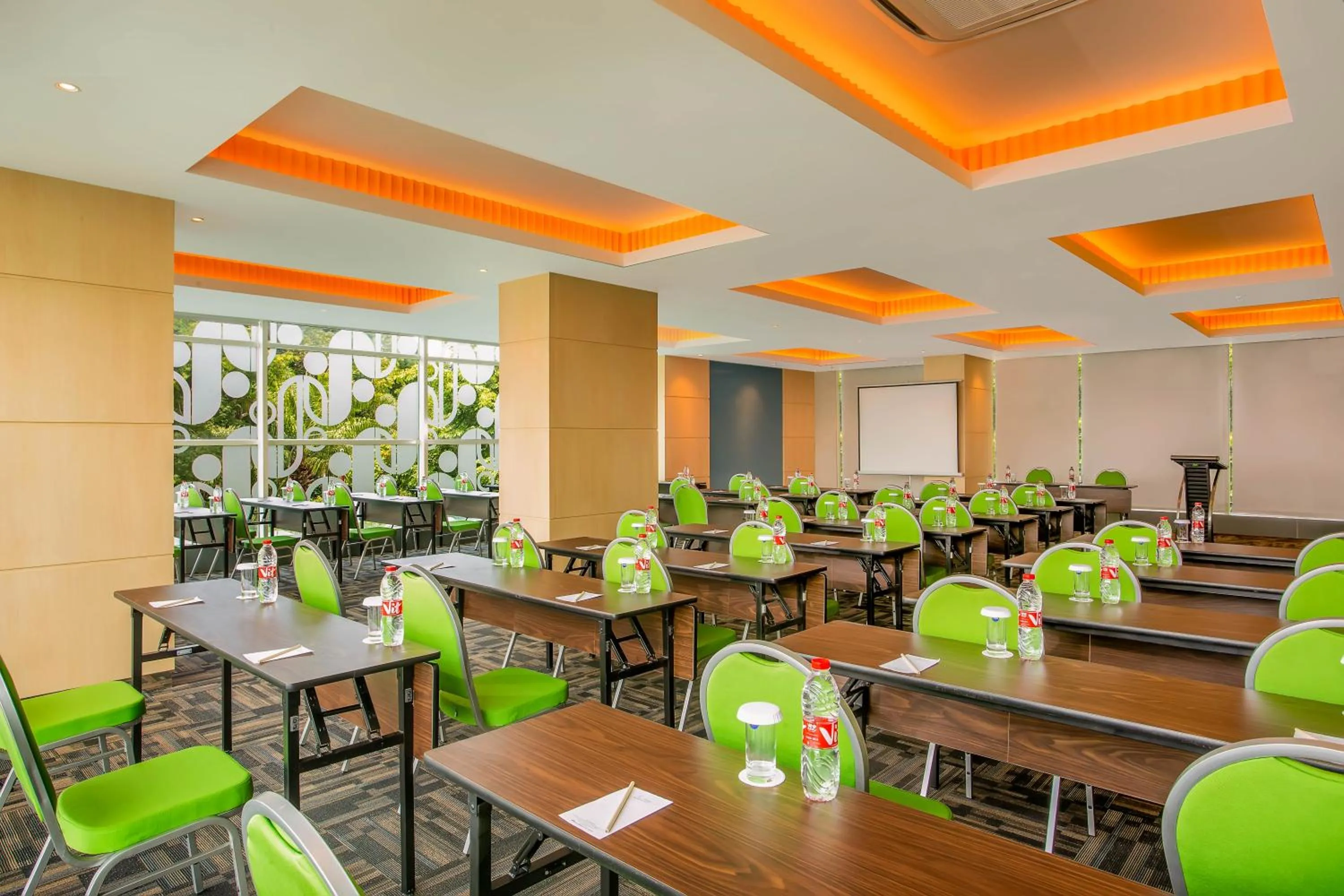 Business facilities in Zest Parang Raja Solo by Swiss-Belhotel International