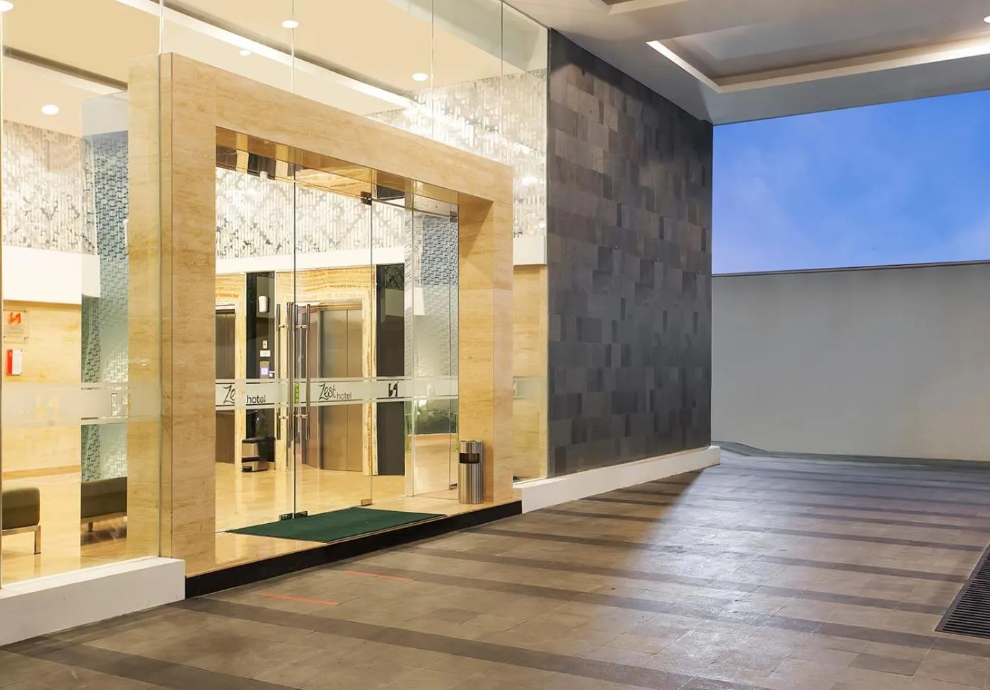 Facade/entrance in Zest Parang Raja Solo by Swiss-Belhotel International