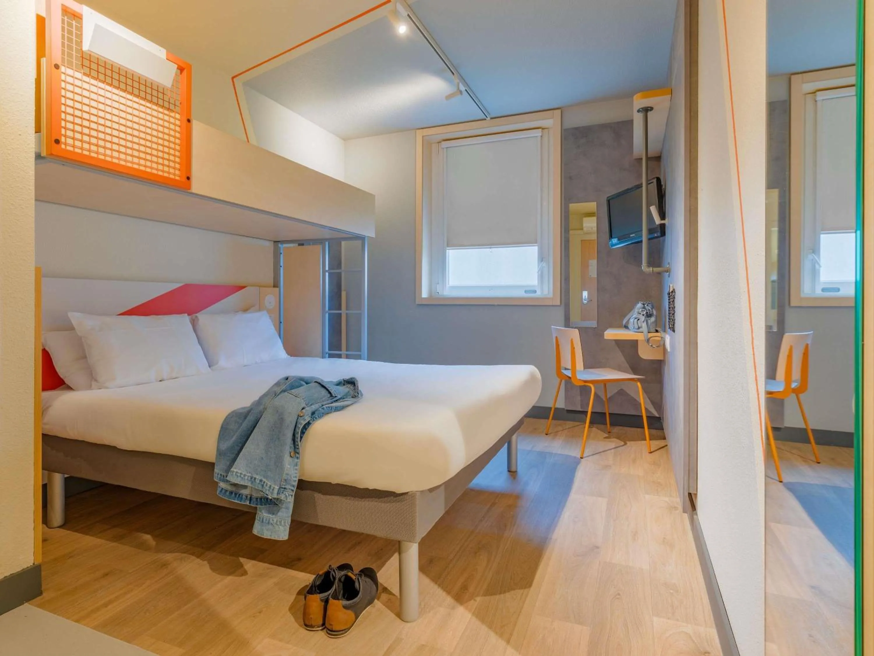 Bedroom, Bed in Ibis Budget Lyon Est Saint Quentin Fallavier
