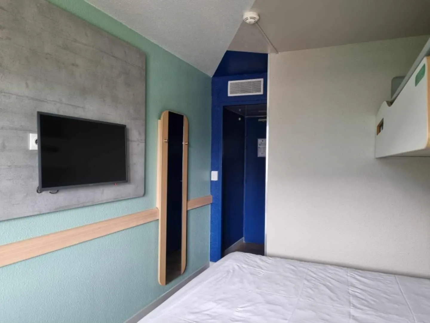Bed in ibis budget Albertville