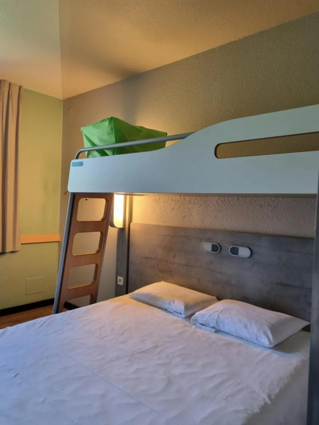 Bed in ibis budget Albertville