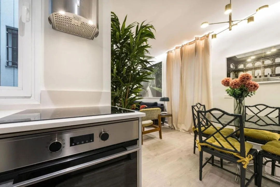 Executive Stylish - 2BD 2BTH - Salamanca