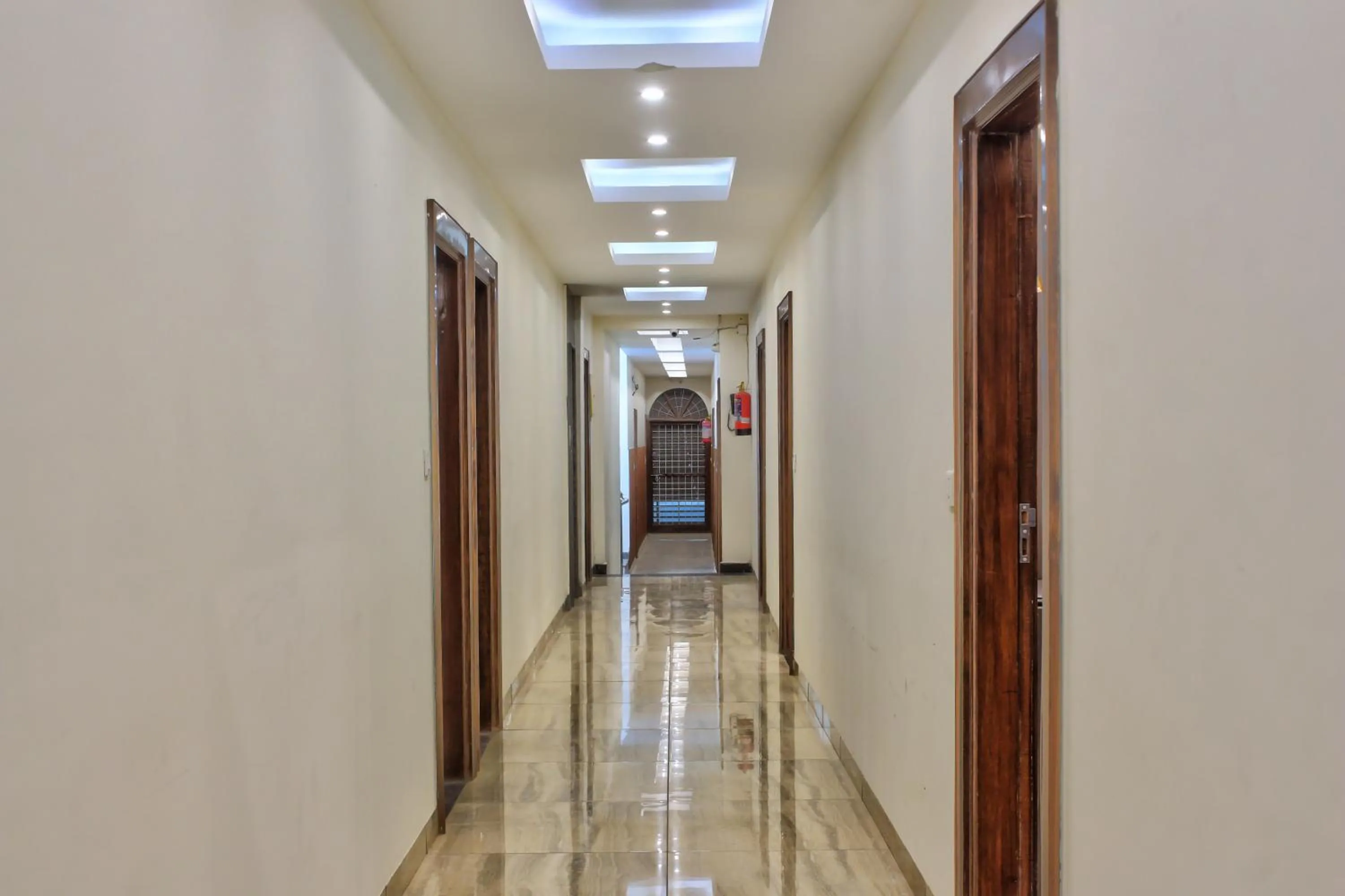 Facade/entrance in HOTEL HILL VIEW