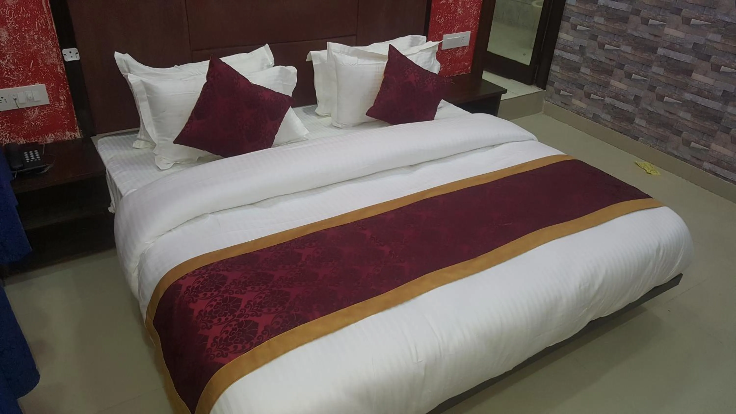 Bed in HOTEL HILL VIEW