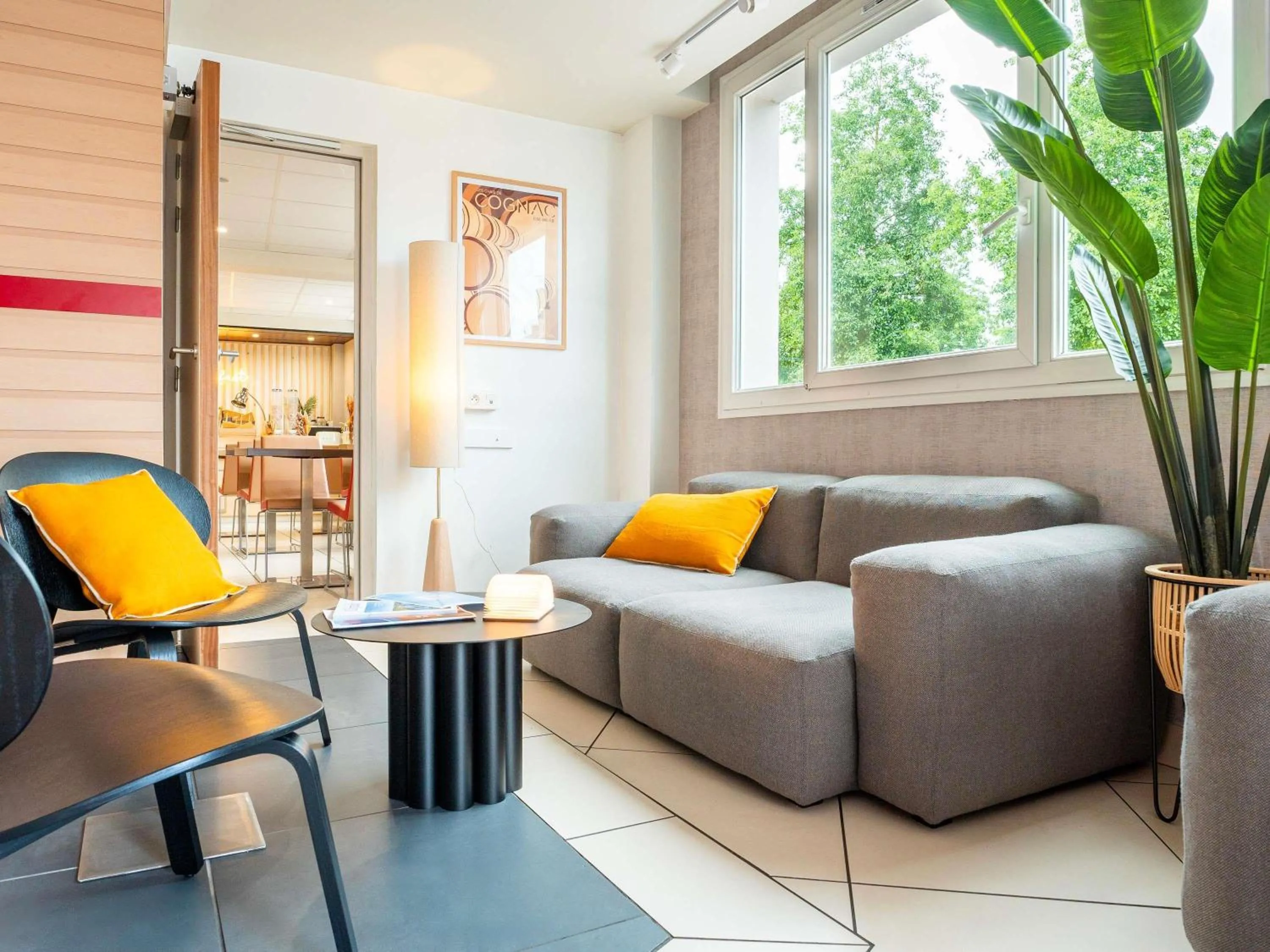 Property building in Hôtel Ibis Cognac Centre