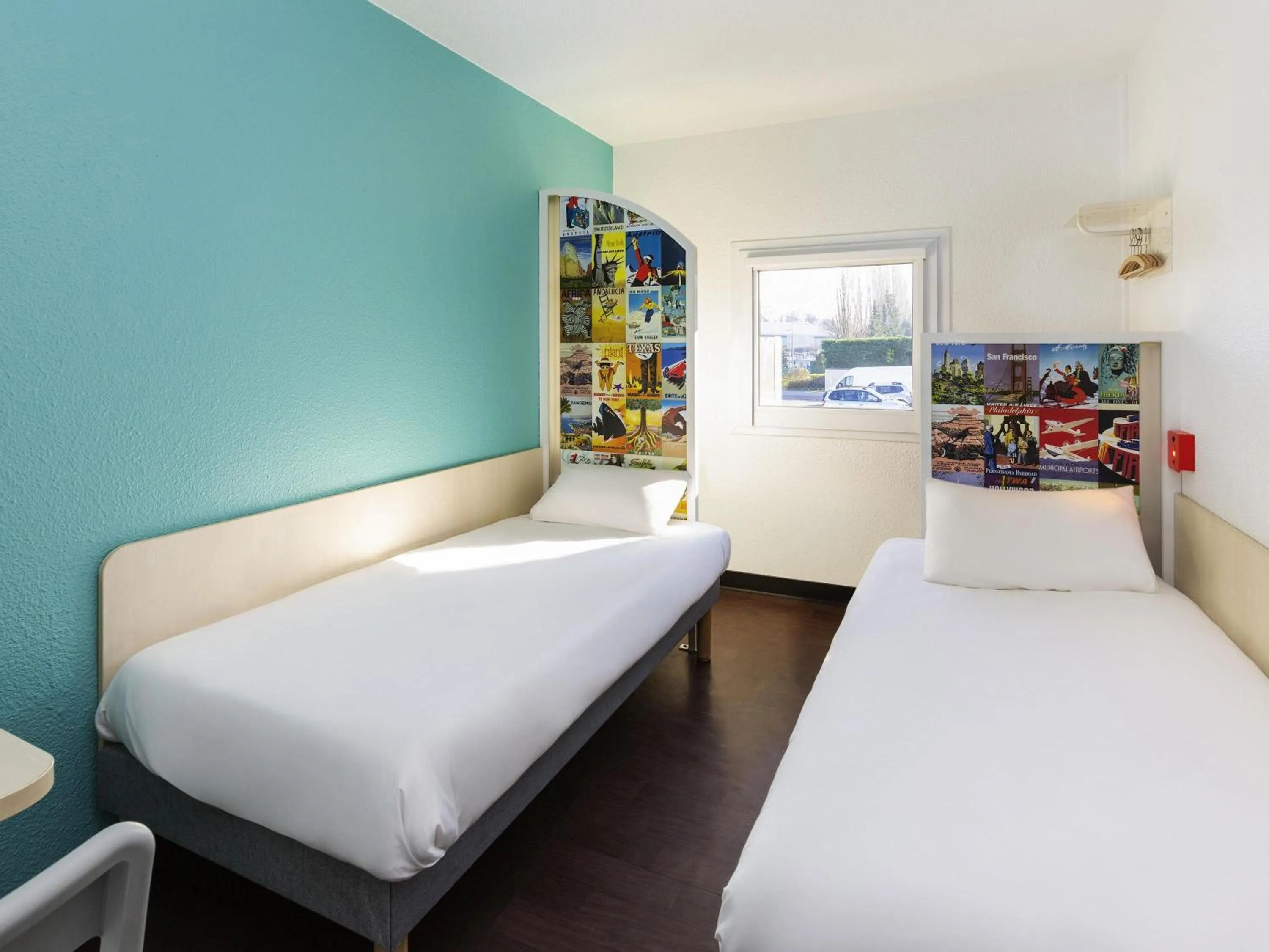 Bedroom, Bed in HôtelF1 Angoulême