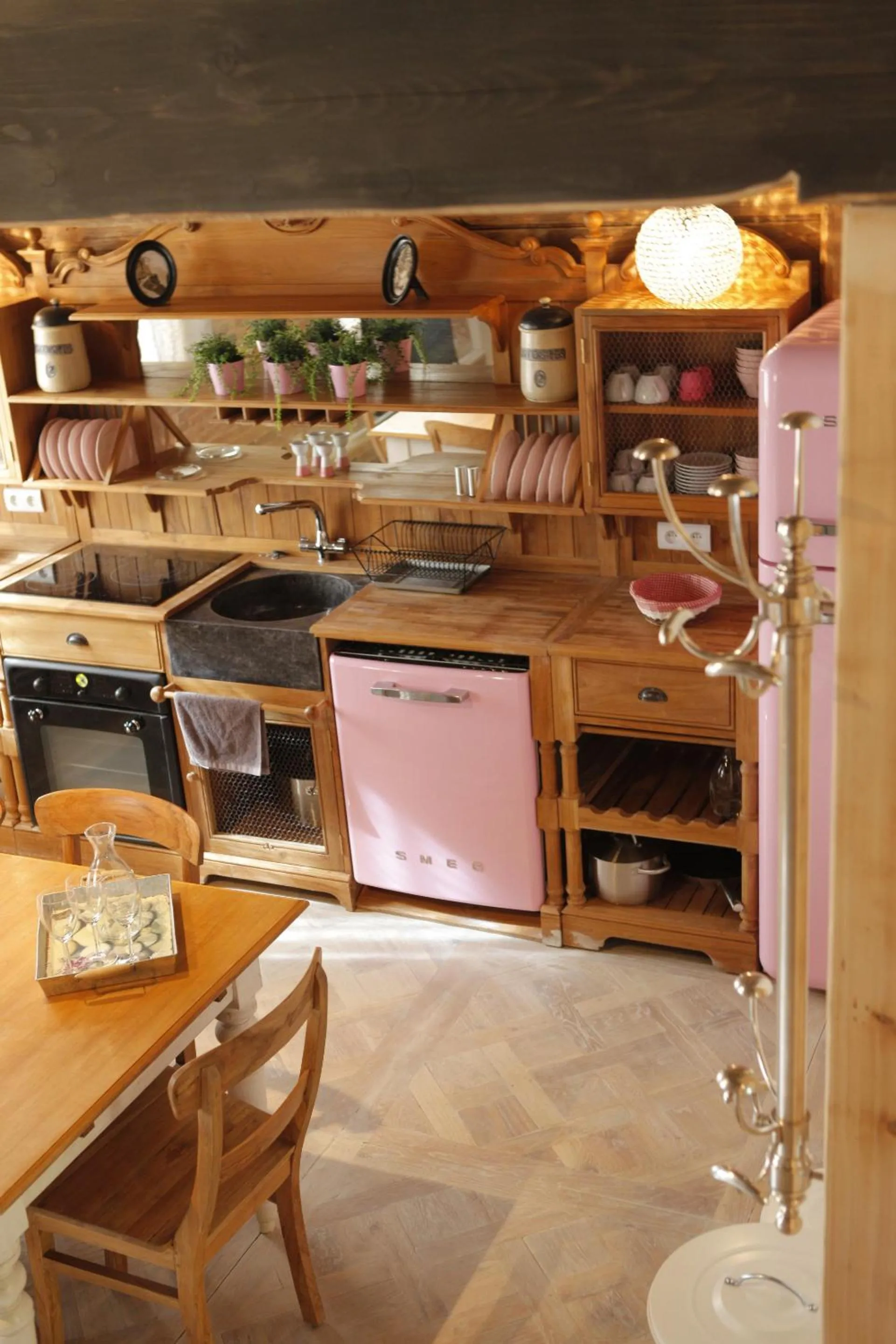 Kitchen or kitchenette in L'annexe du chateau des Girards