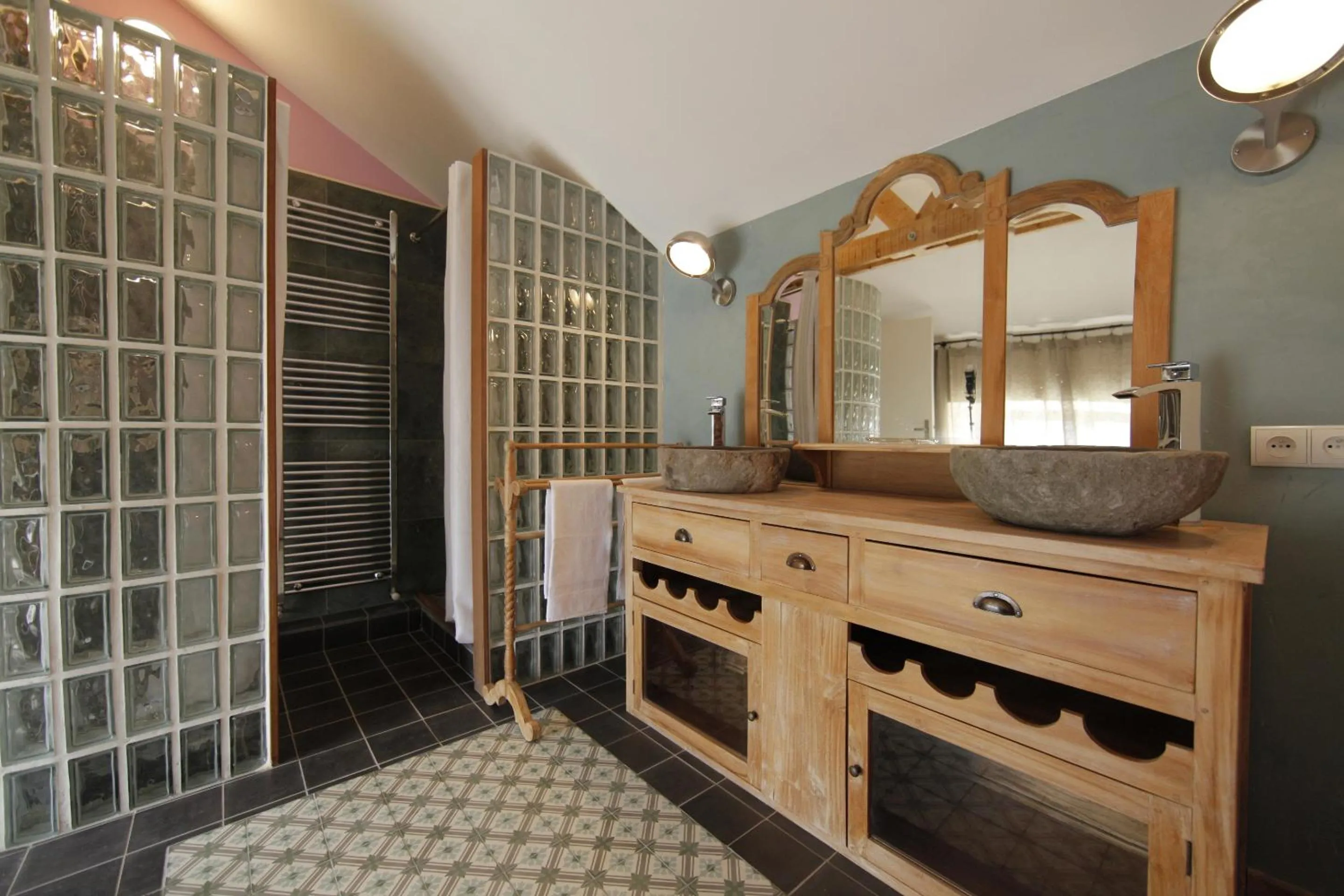 Bedroom in L'annexe du chateau des Girards