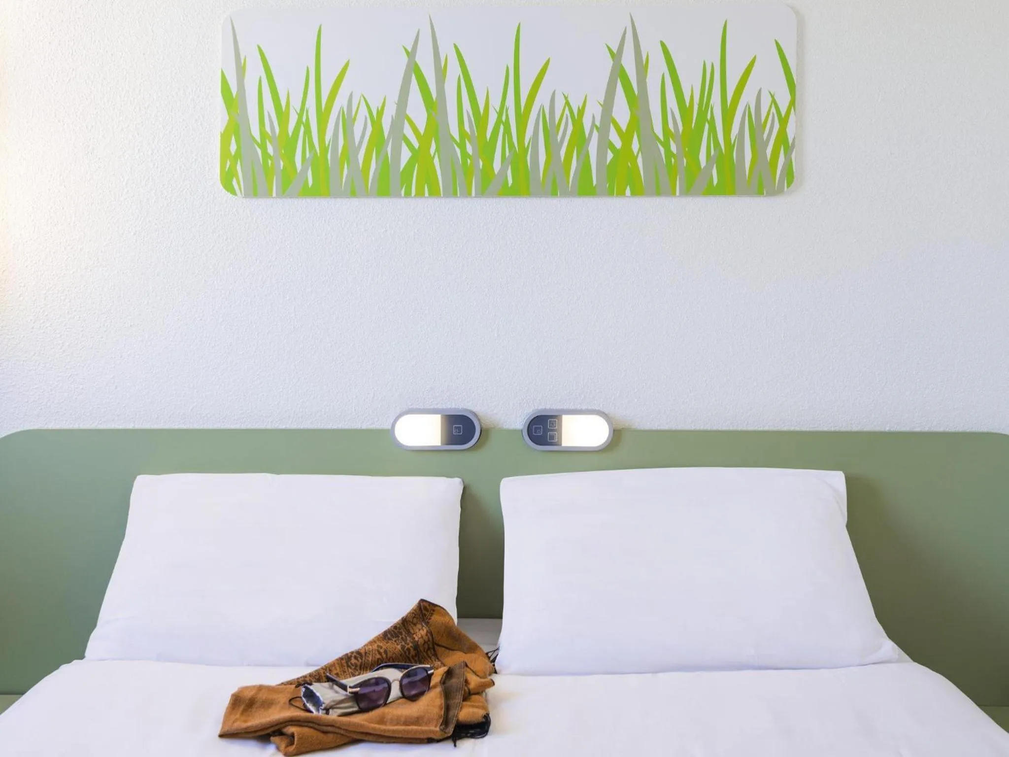 Bedroom, Bed in ibis budget Lyon Gerland