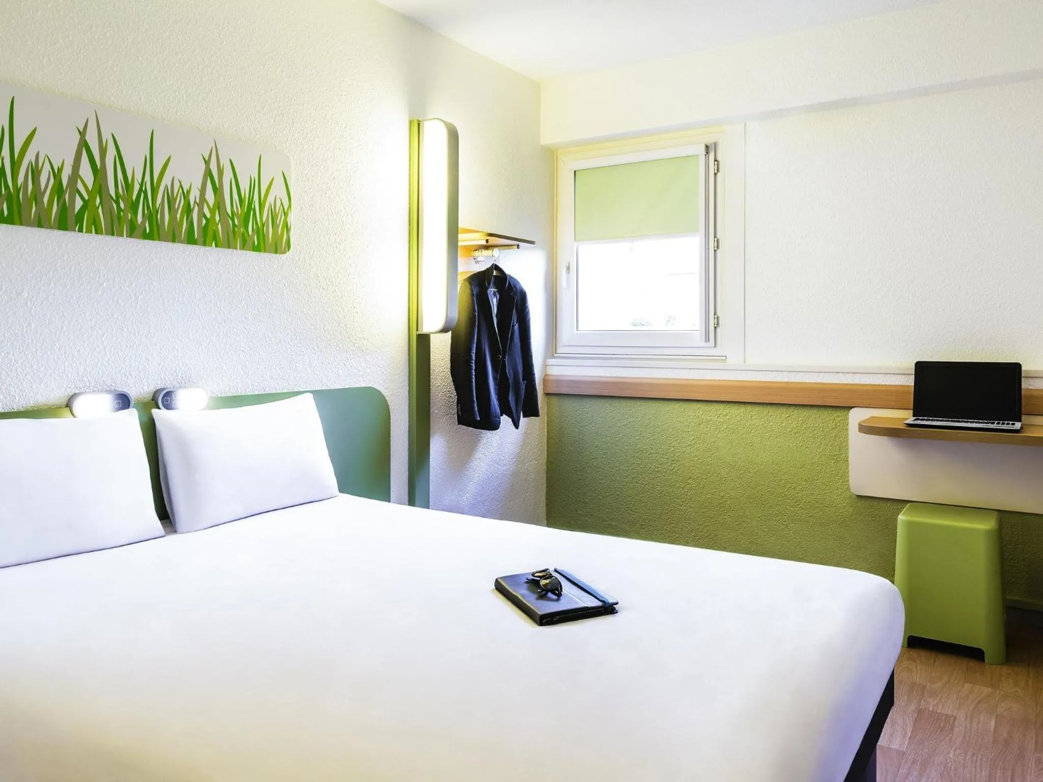 Bedroom, Bed in ibis budget Lyon Gerland