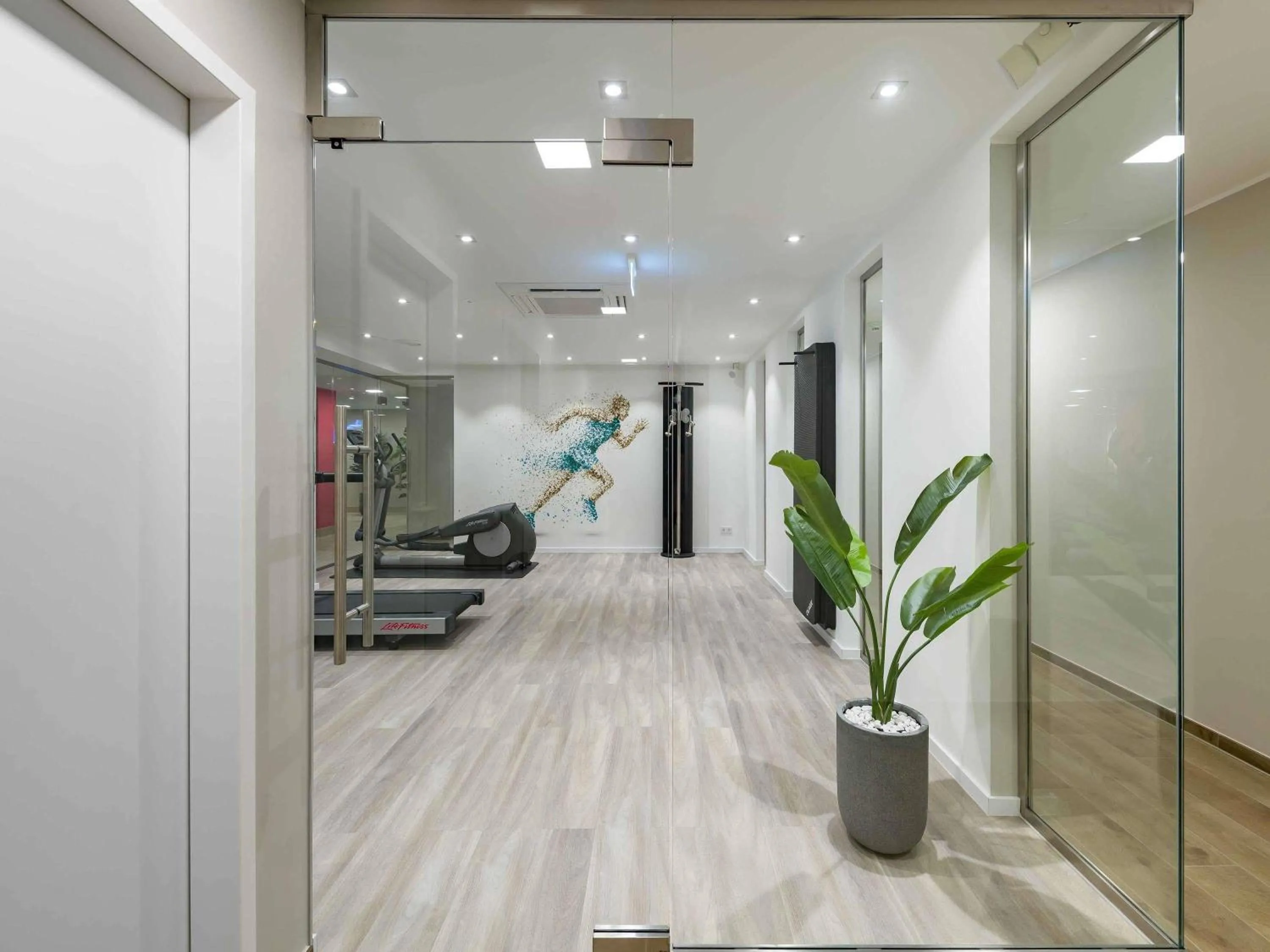 Fitness centre/facilities in Mercure Hotel Koeln Belfortstrasse