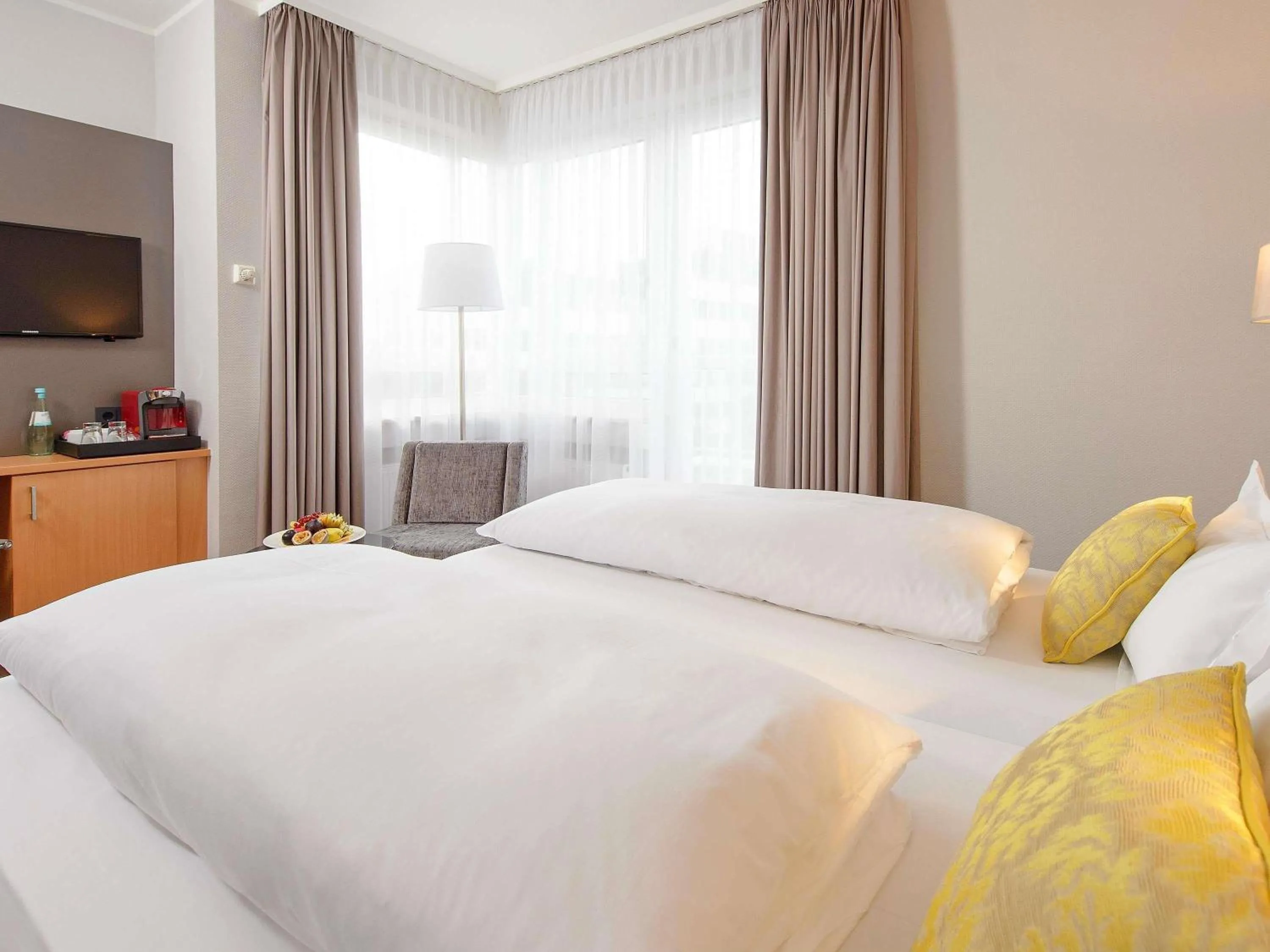 Bedroom, Bed in Mercure Hotel Koeln Belfortstrasse