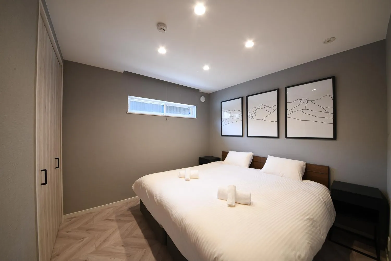 Bed in Cherrywoods Place by Hakuba White Fox Company