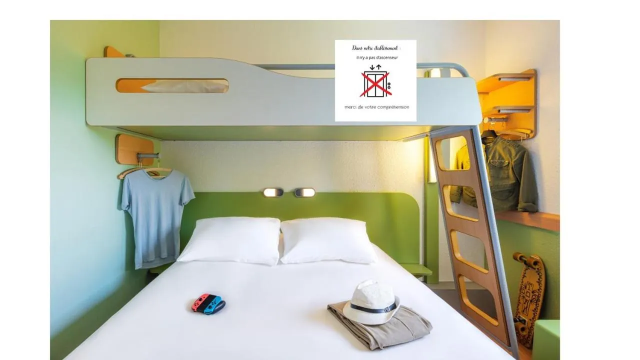 Bed in ibis budget Clermont Ferrand Sud