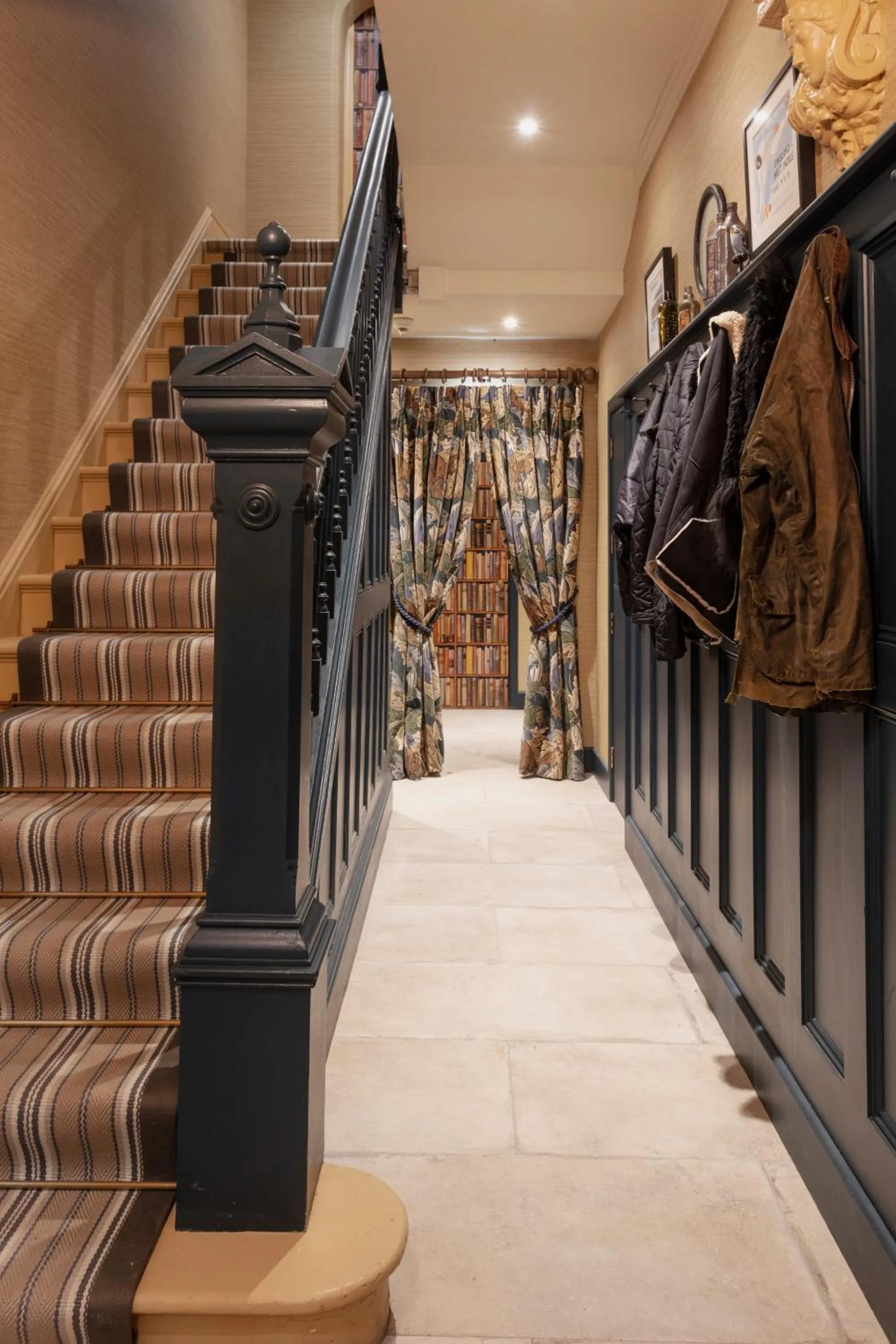 Lobby or reception in The Whittling House