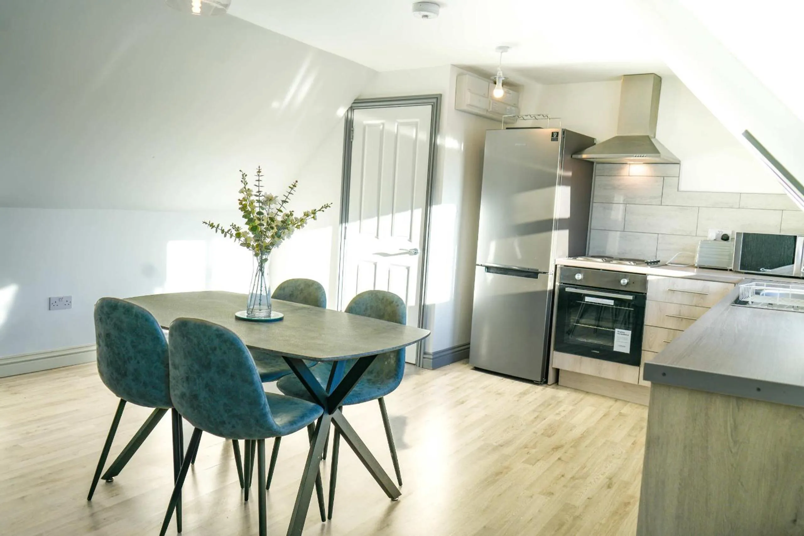 Dining area, Kitchen/Kitchenette in The Quayside Apartment Hotel