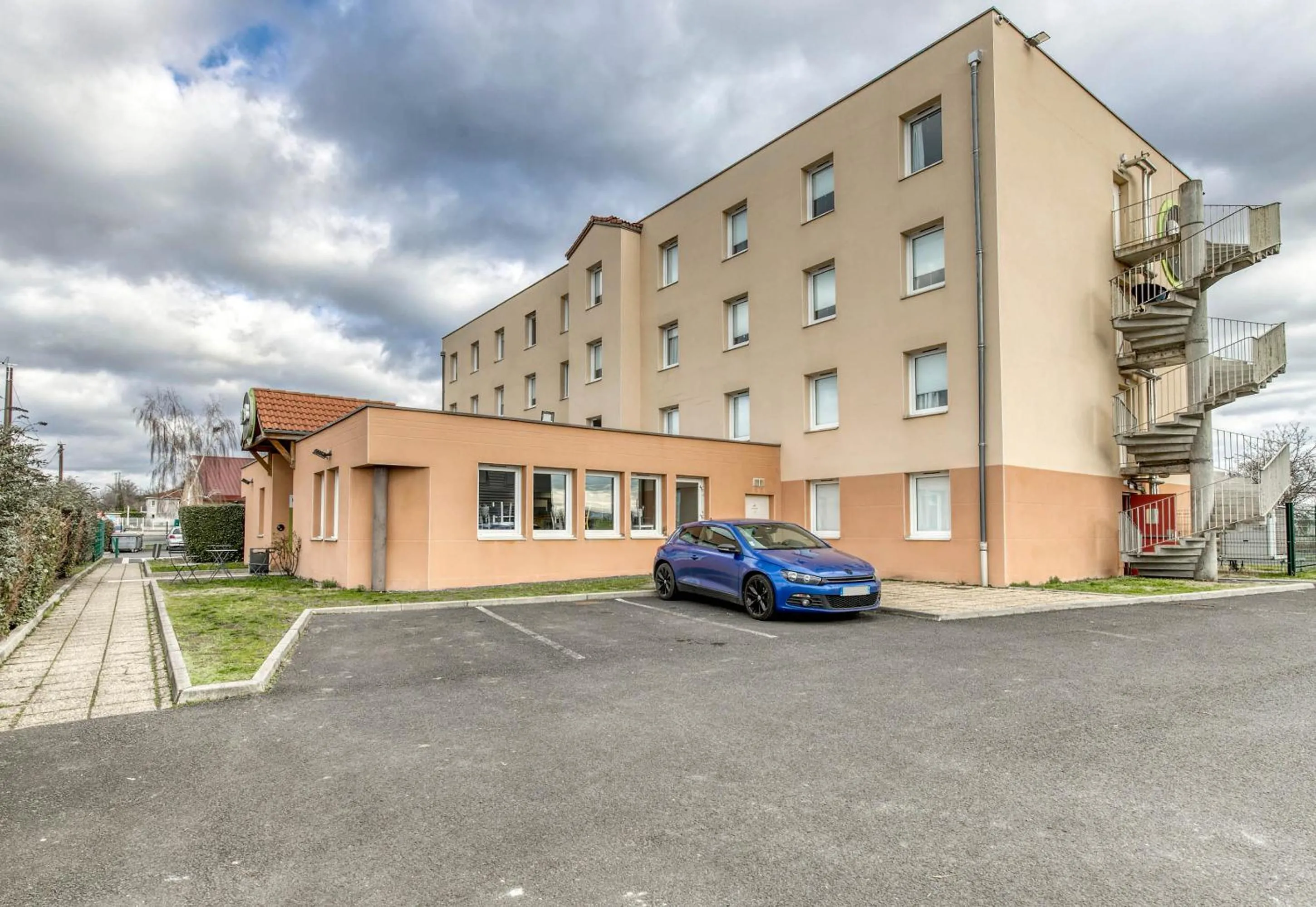 Property building in B&B HOTEL Clermont-Ferrand Gerzat