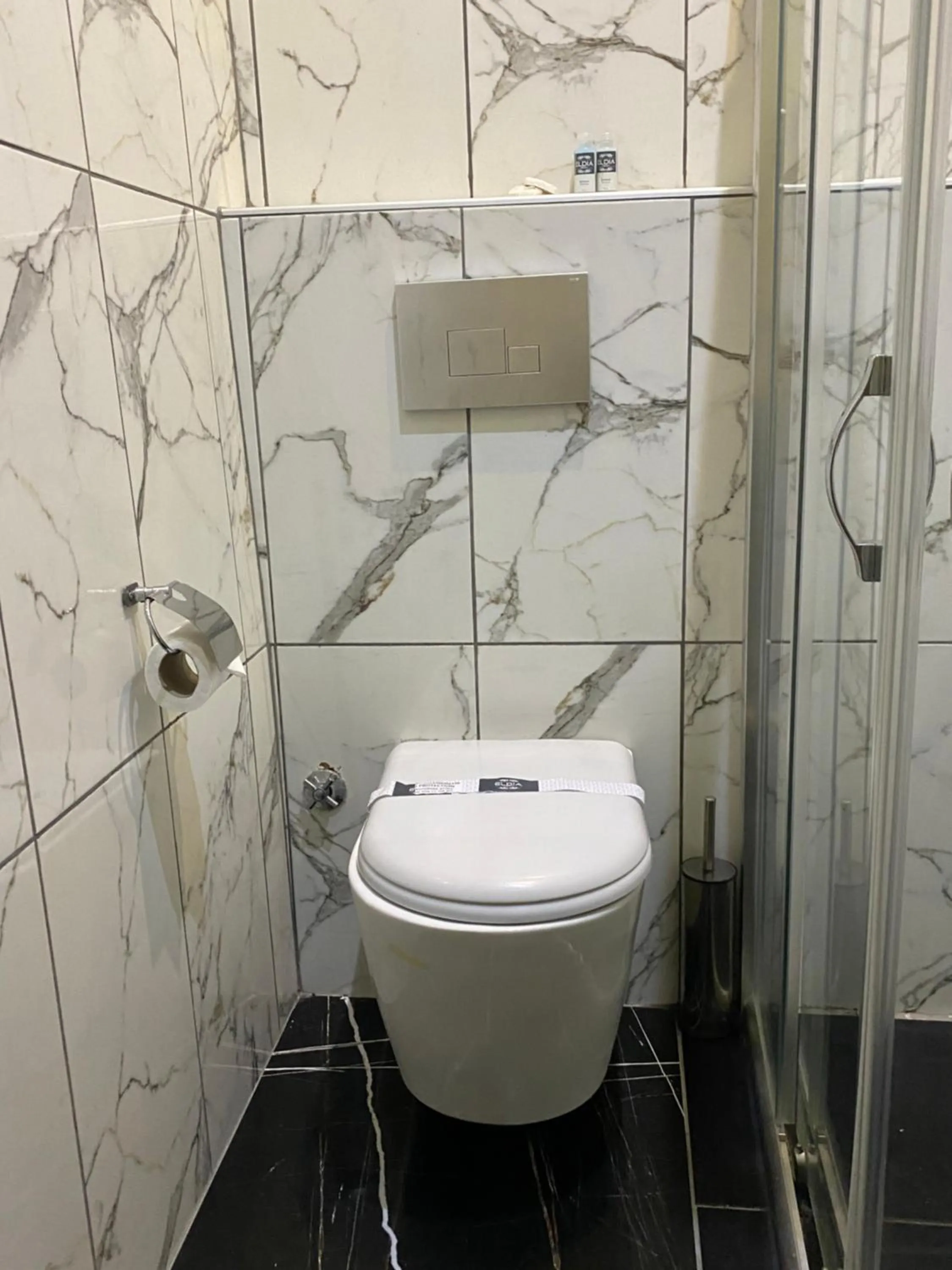 Bathroom in GANJ Hotel