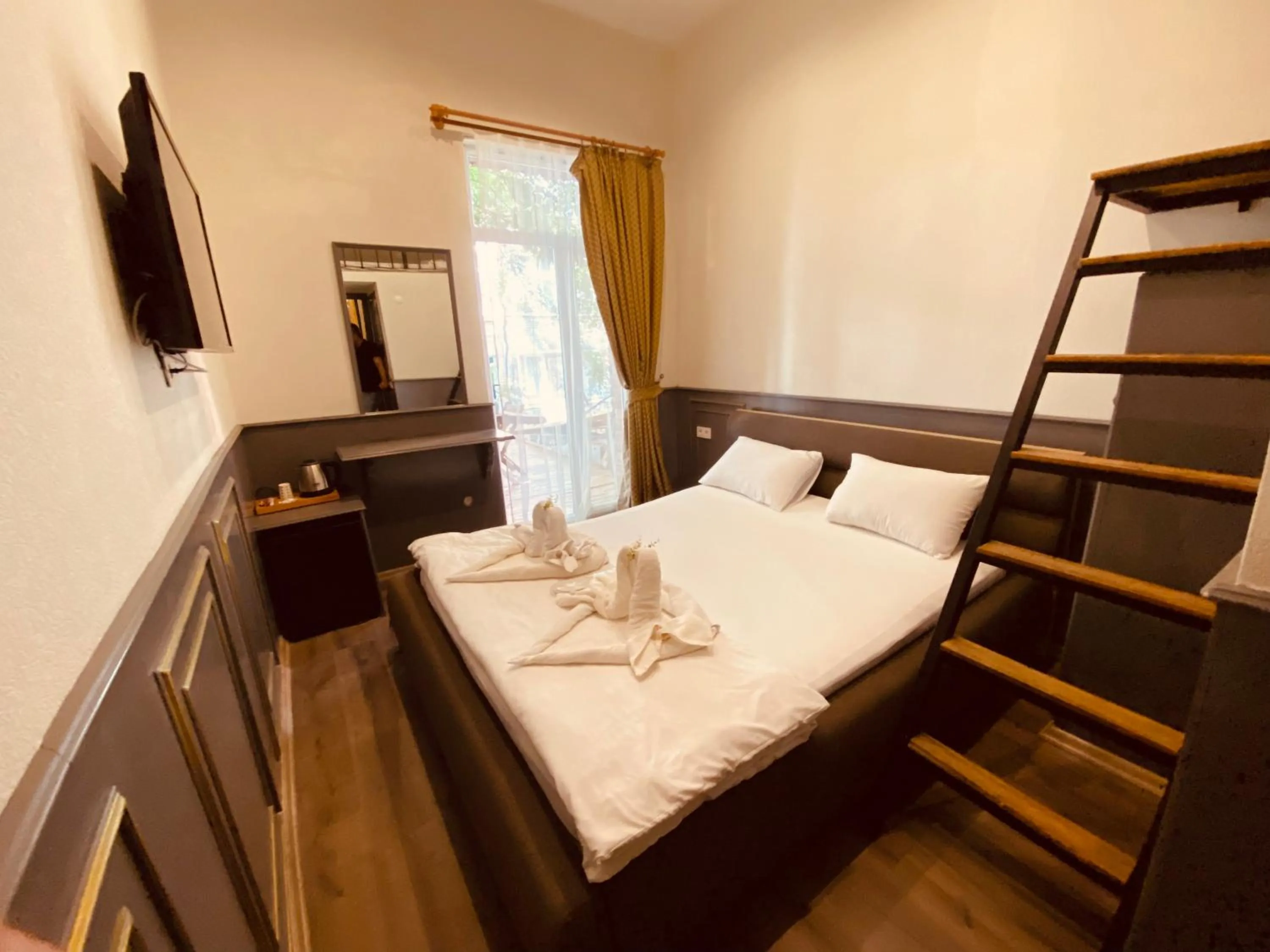 Bedroom, Bed in GANJ Hotel