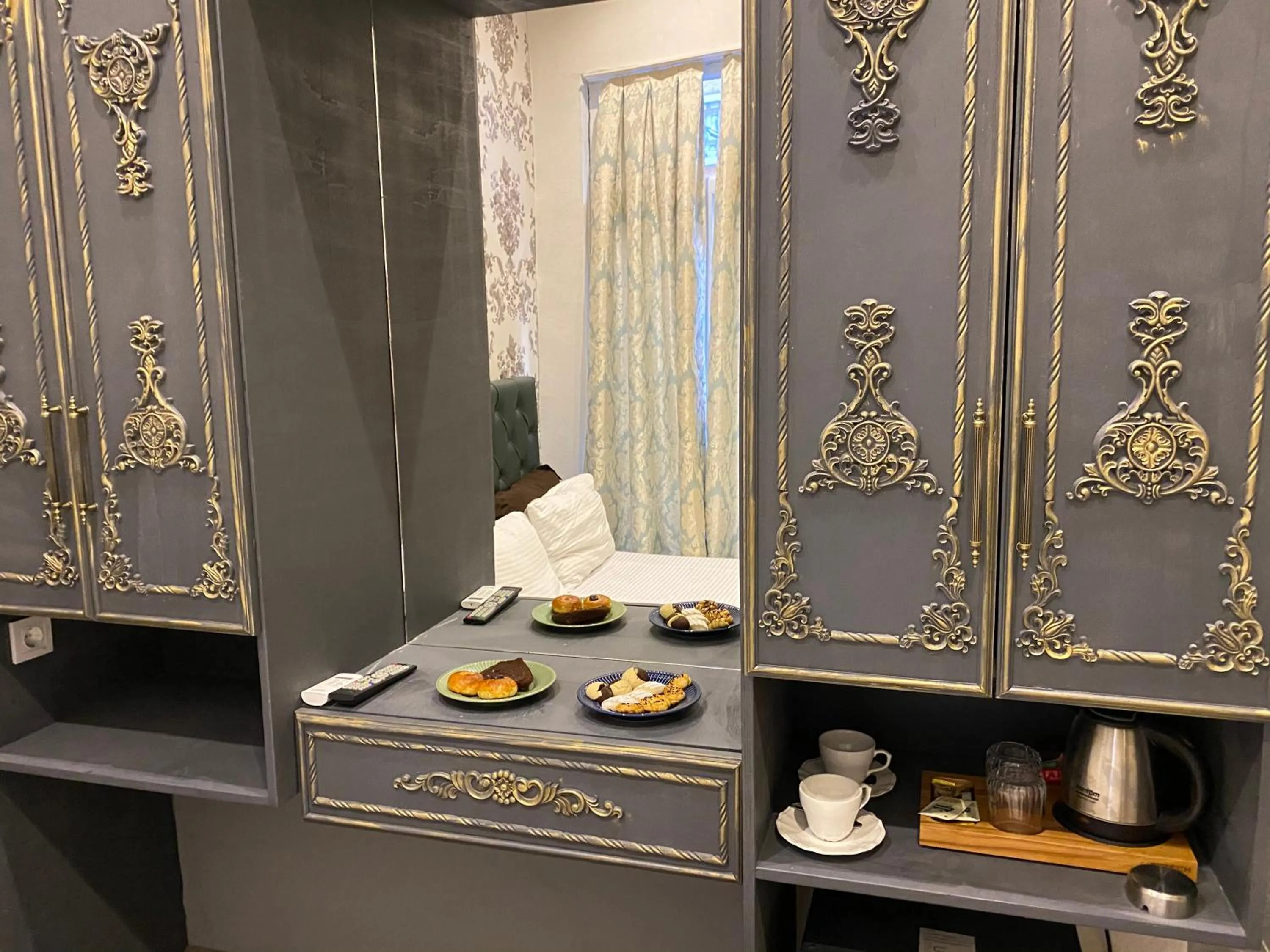 Massage in GANJ Hotel