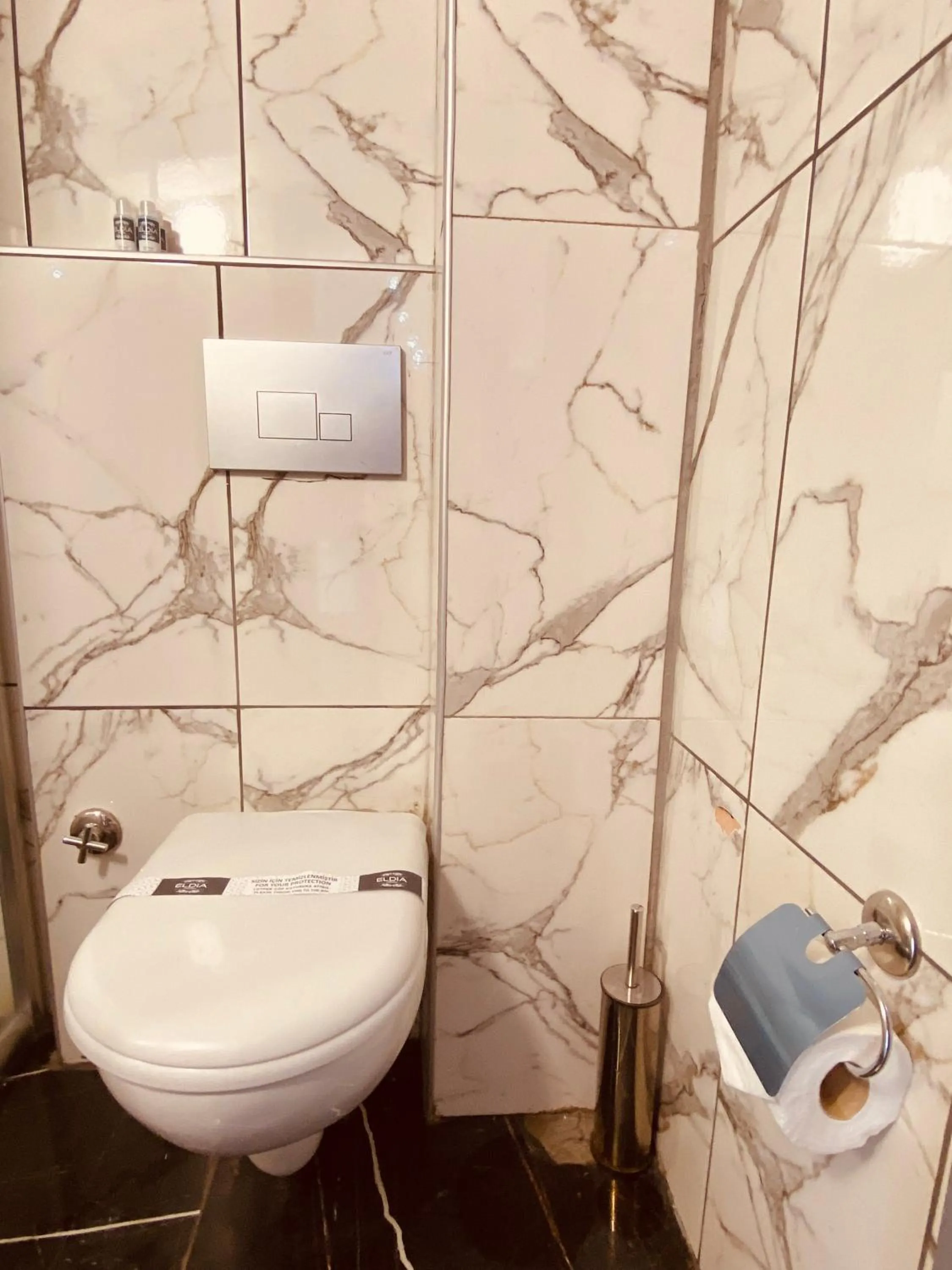 Bathroom in GANJ Hotel